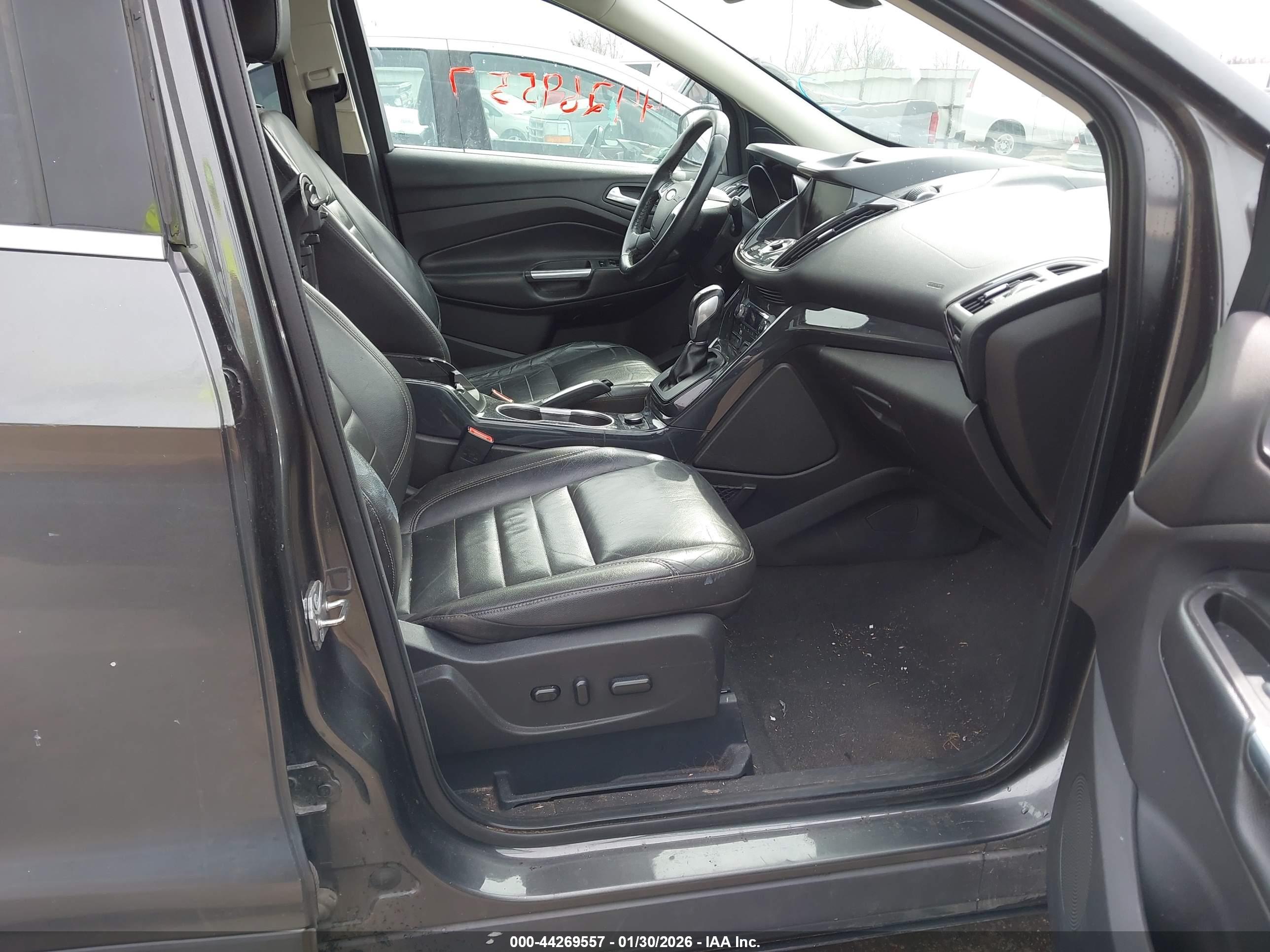 FORD ESCAPE image 5