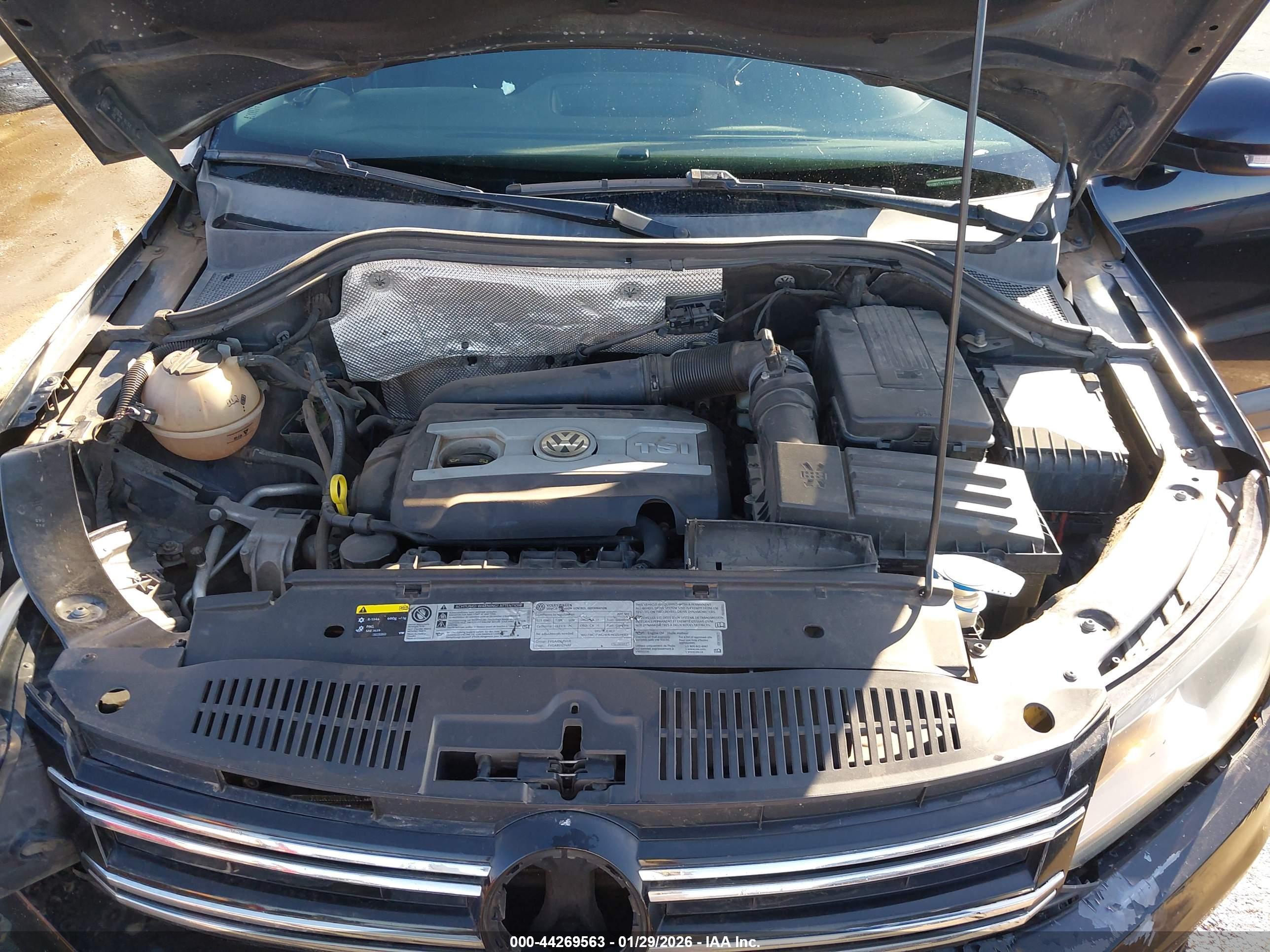 VOLKSWAGEN TIGUAN image 10