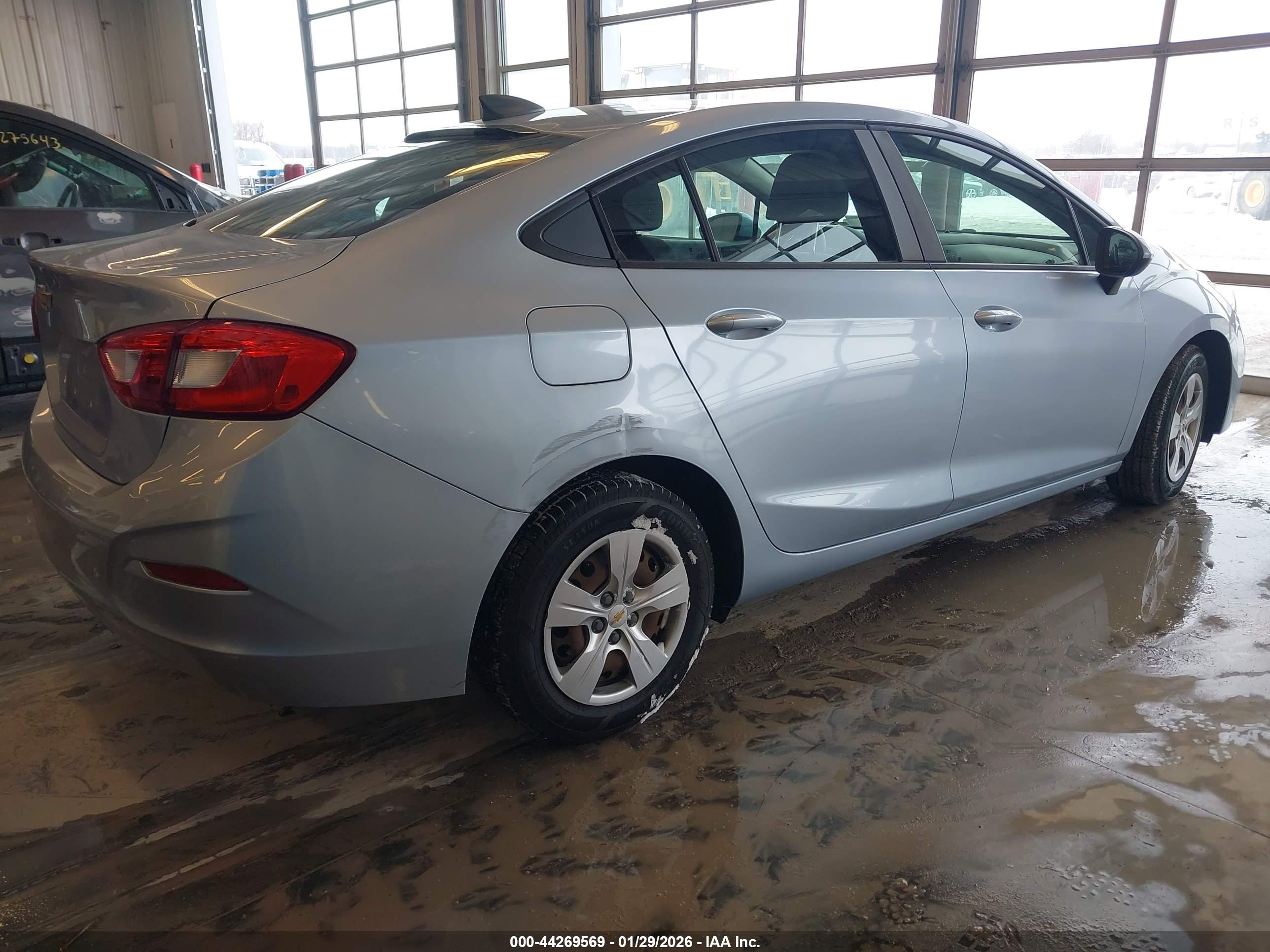 CHEVROLET CRUZE image 4