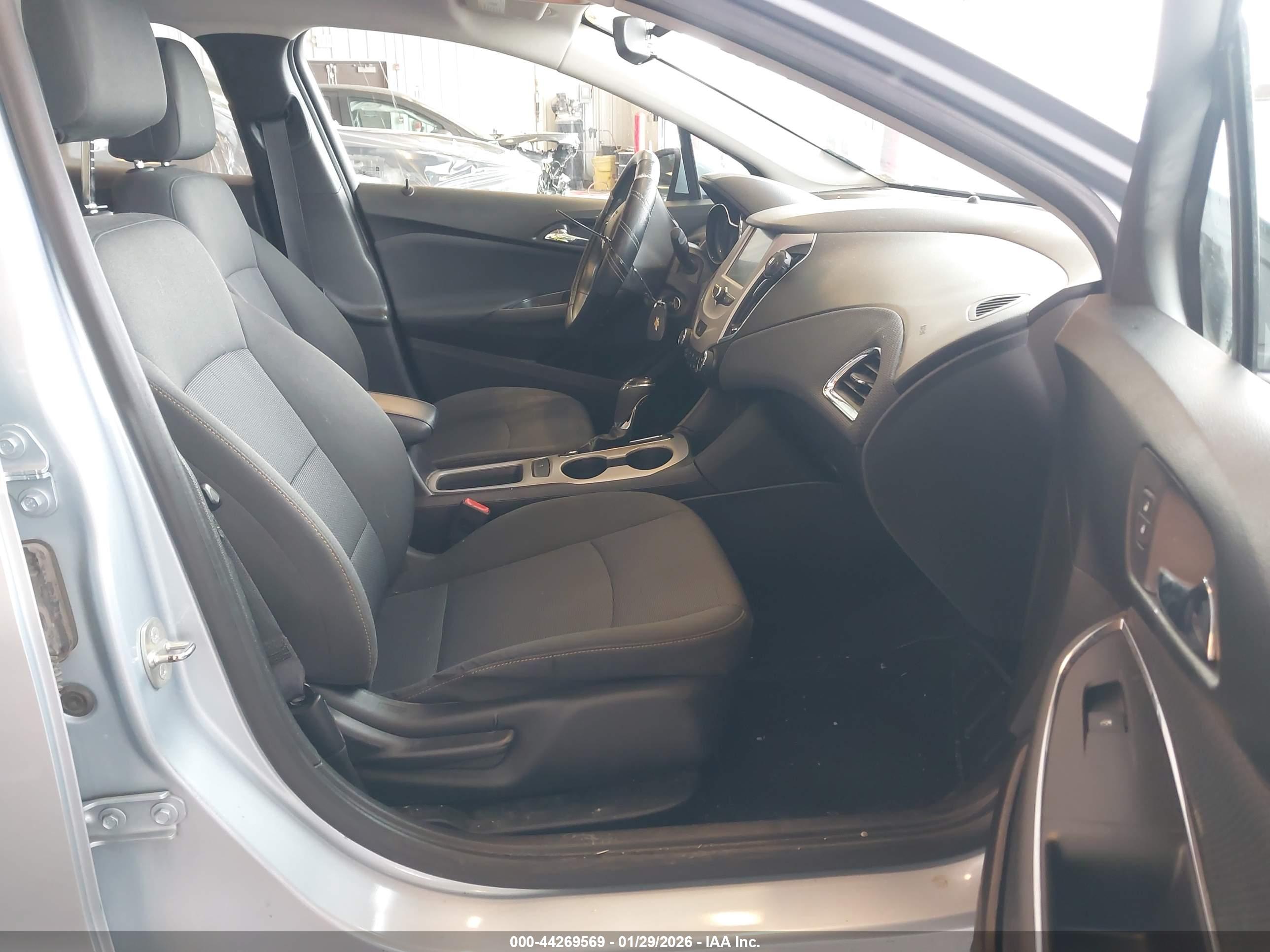 CHEVROLET CRUZE image 5