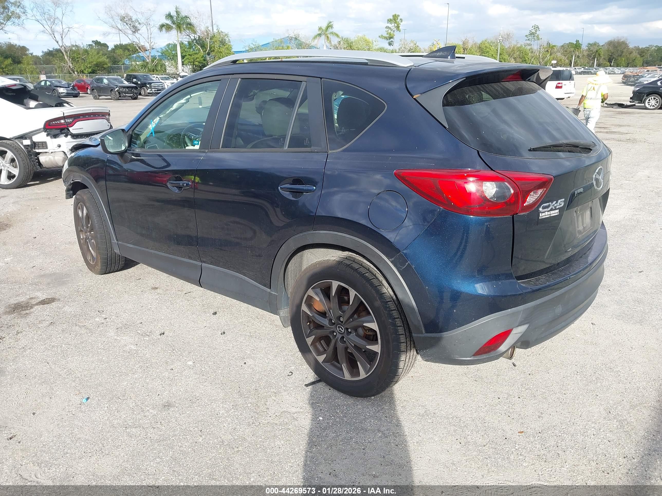 MAZDA CX-5 image 3