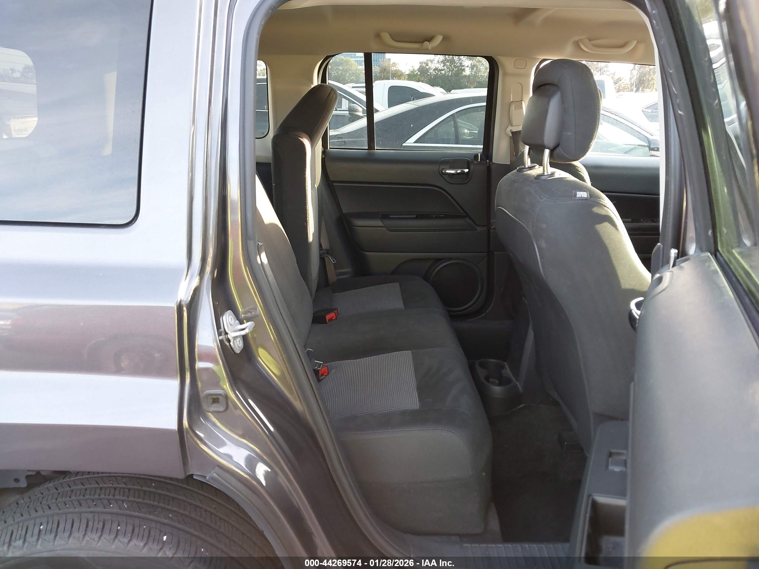 JEEP PATRIOT image 8