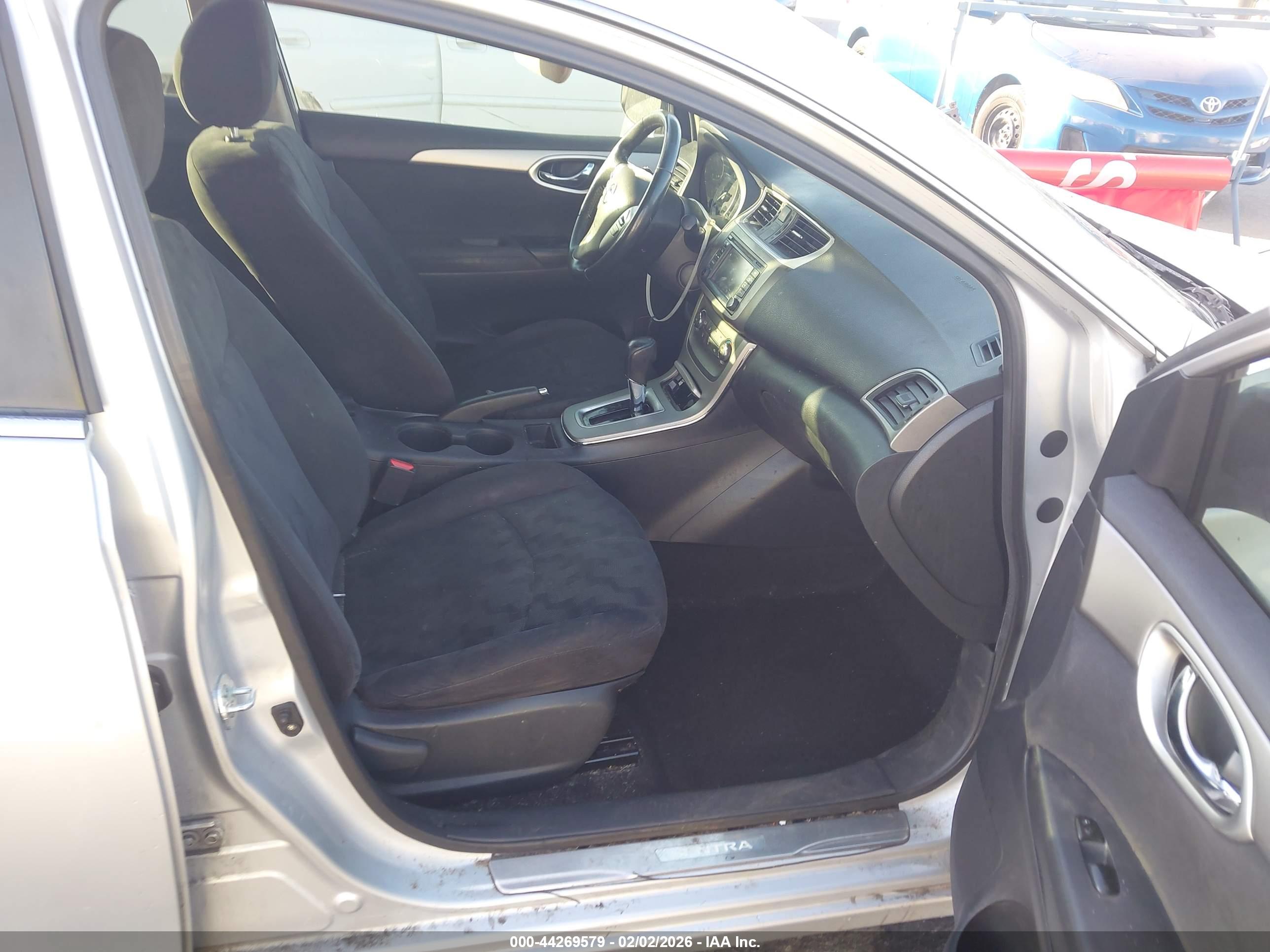 NISSAN SENTRA image 5