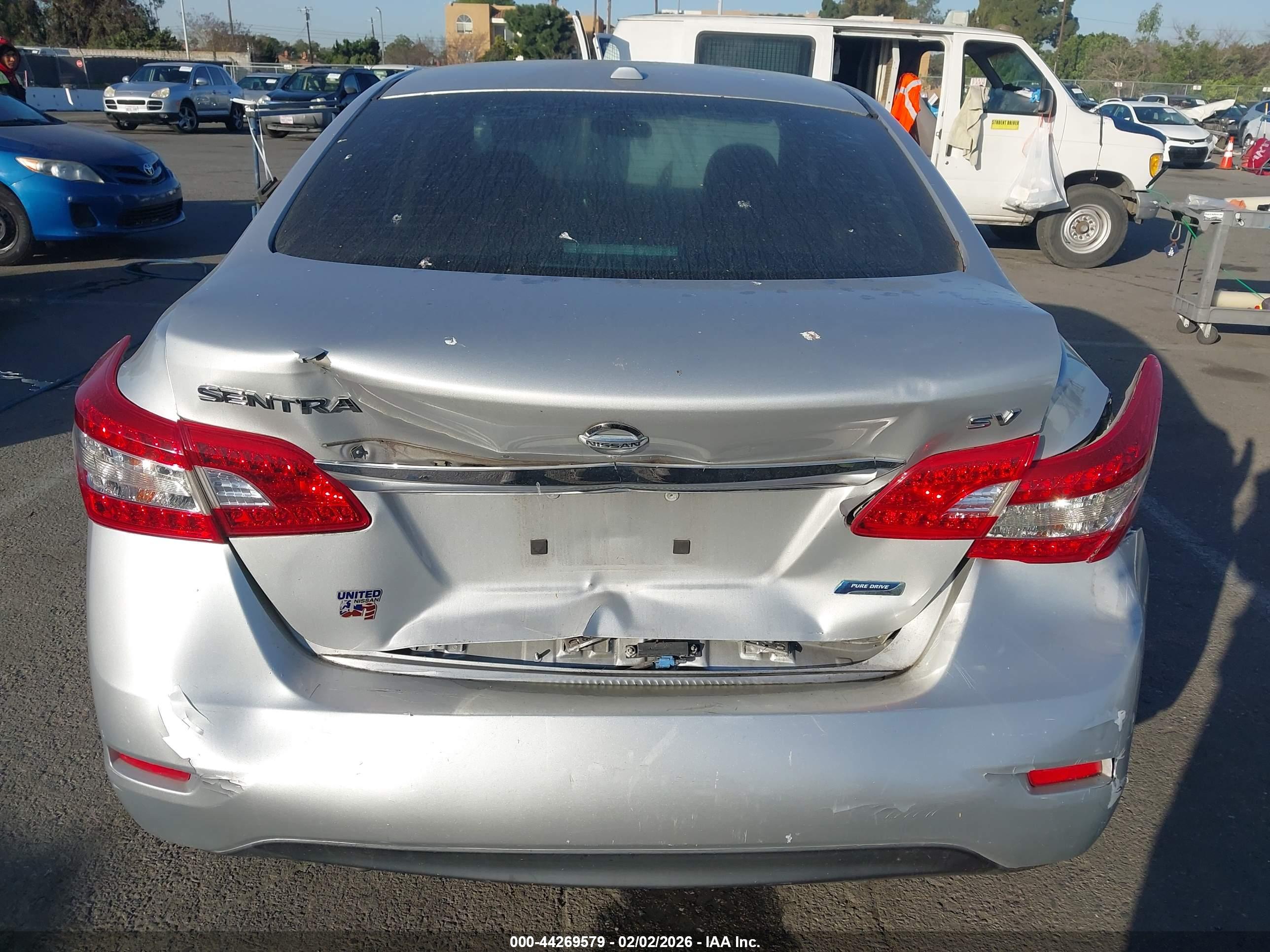 NISSAN SENTRA image 6