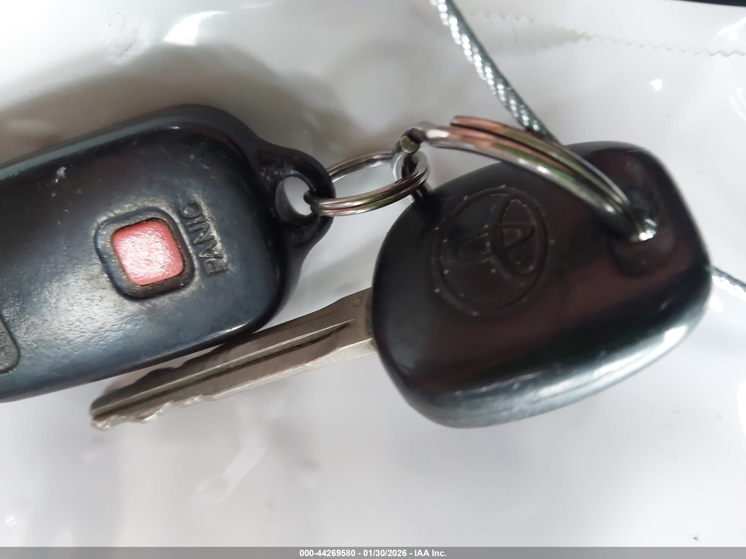 TOYOTA COROLLA image 11
