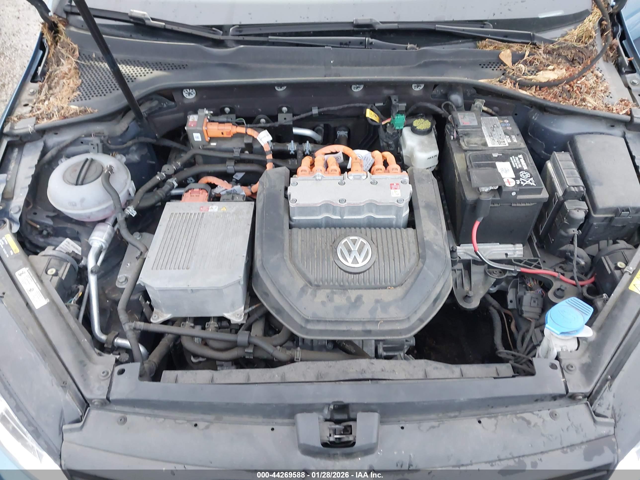 VOLKSWAGEN E-GOLF image 10