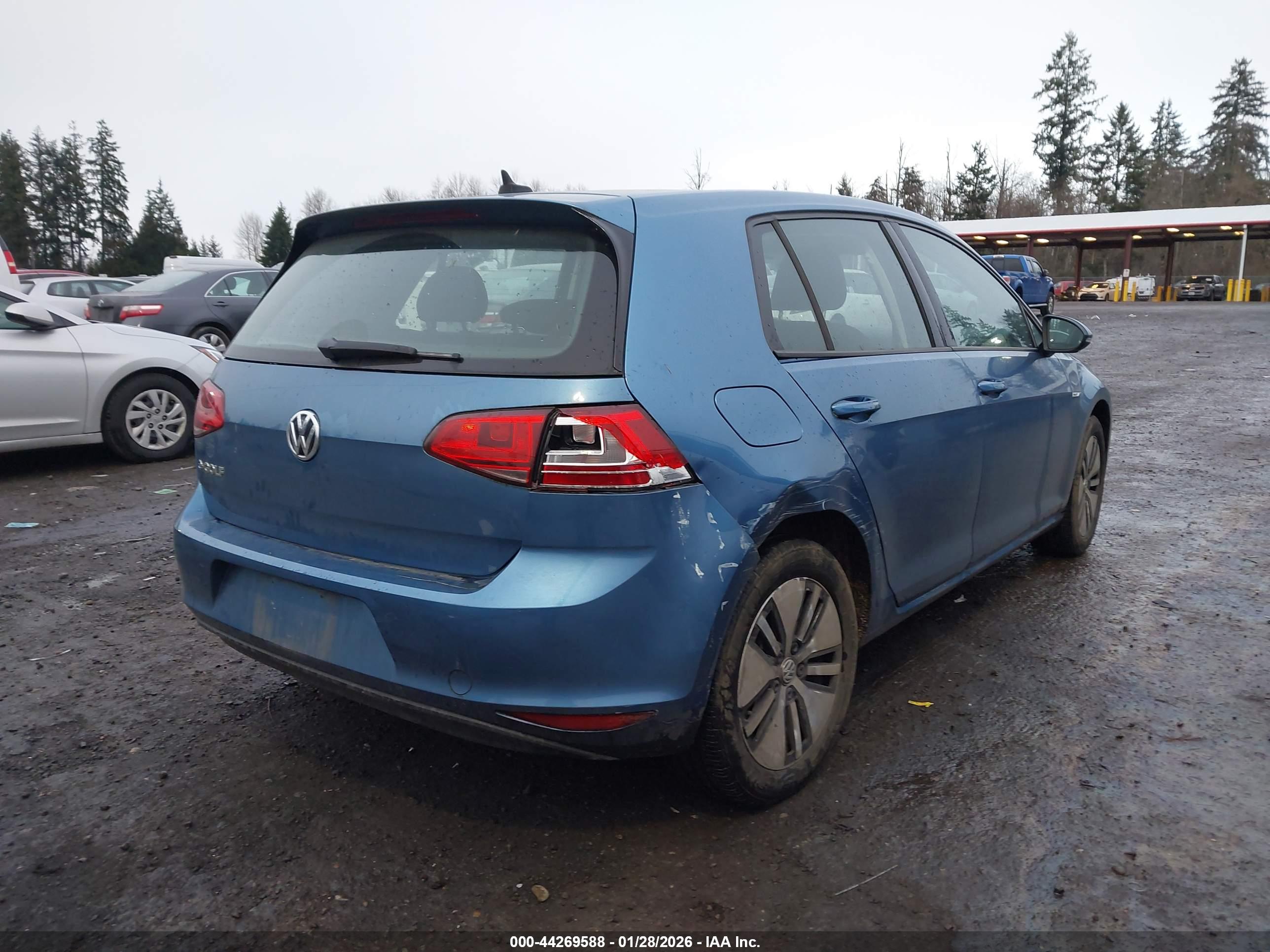 VOLKSWAGEN E-GOLF image 6