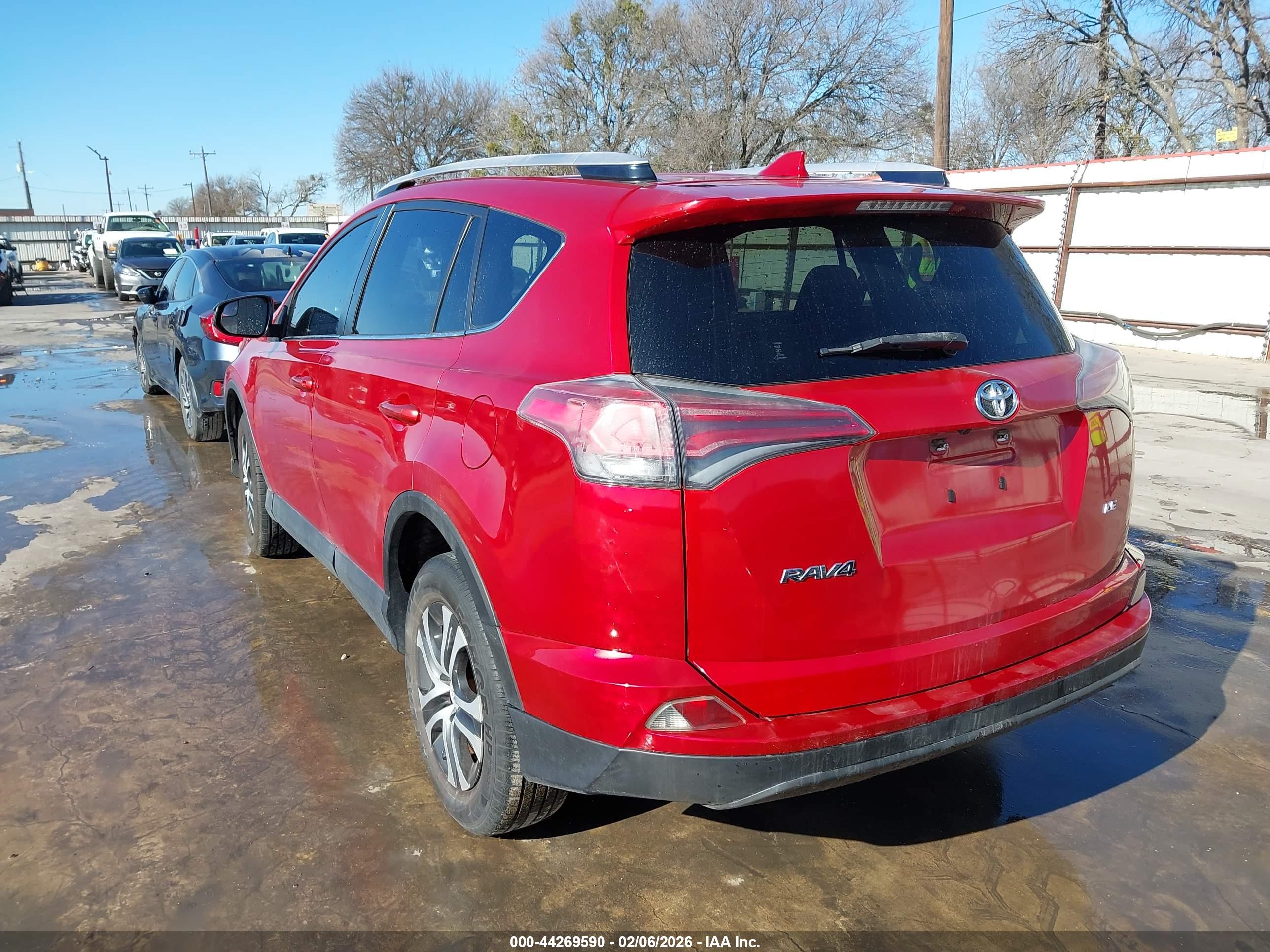 TOYOTA RAV4 image 3