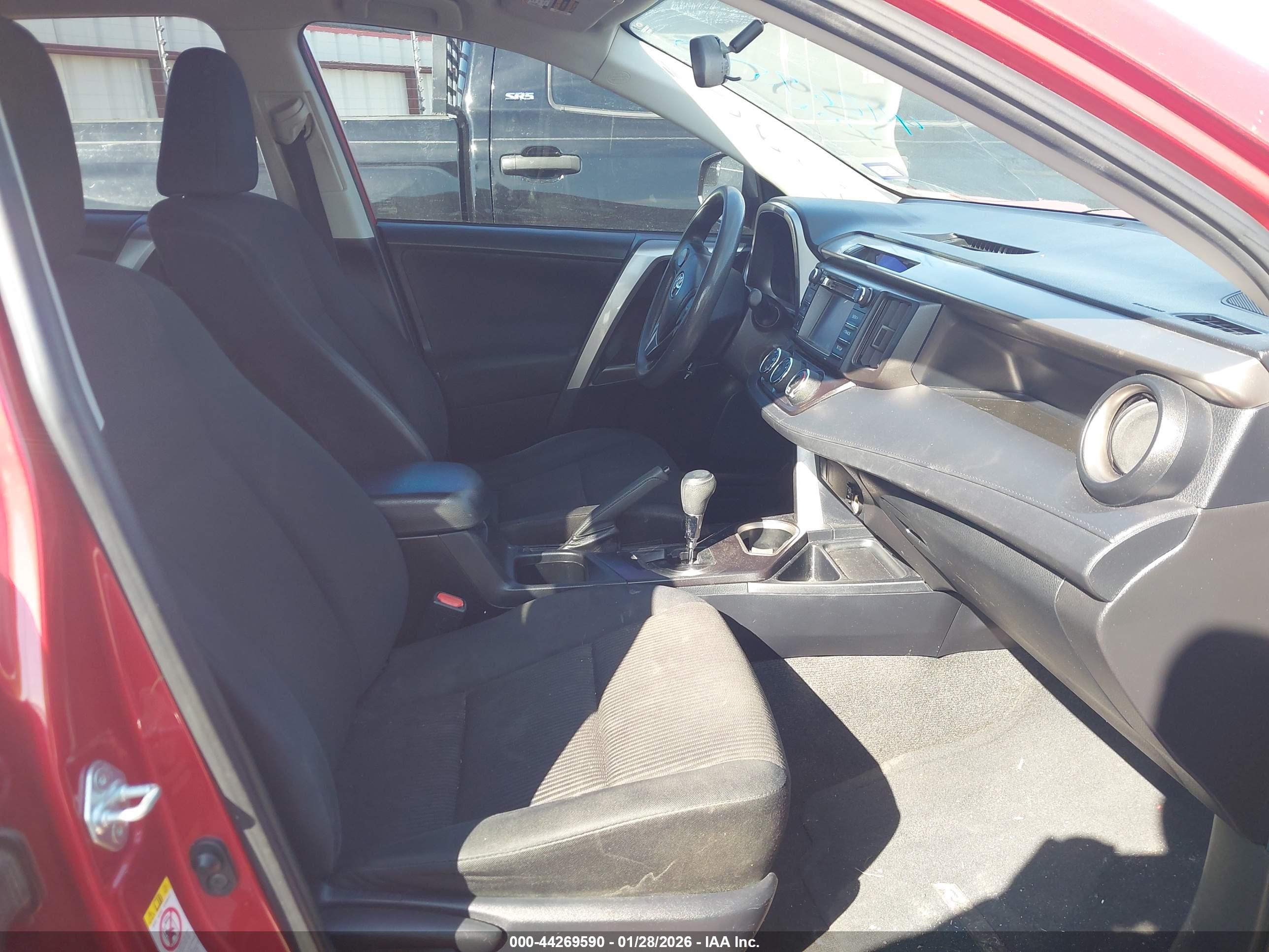 TOYOTA RAV4 image 5