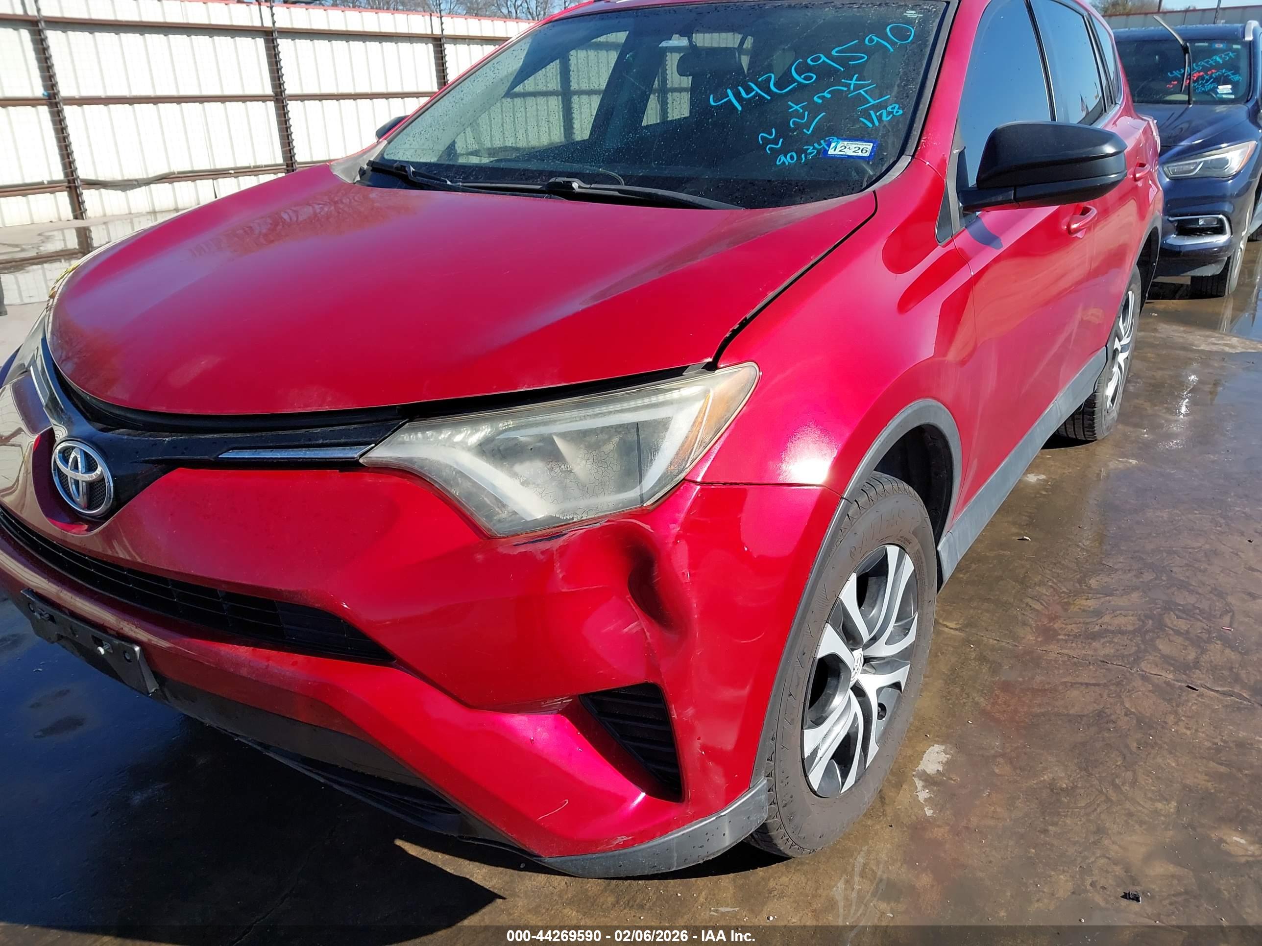 TOYOTA RAV4 image 6