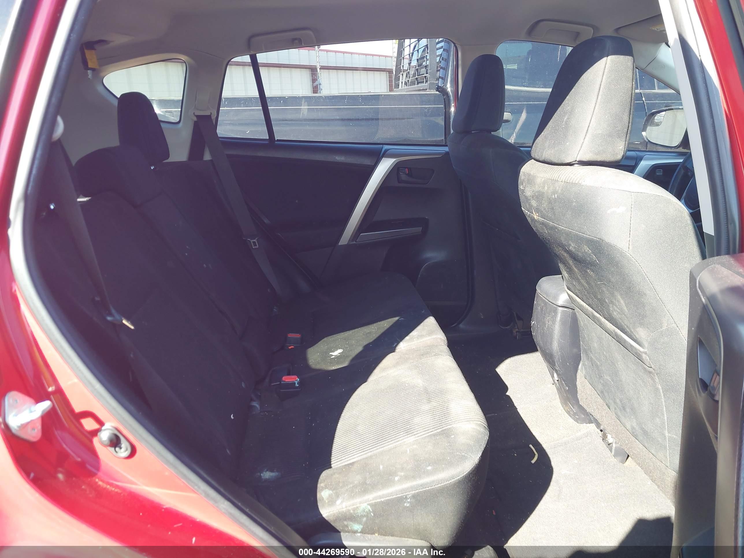 TOYOTA RAV4 image 8