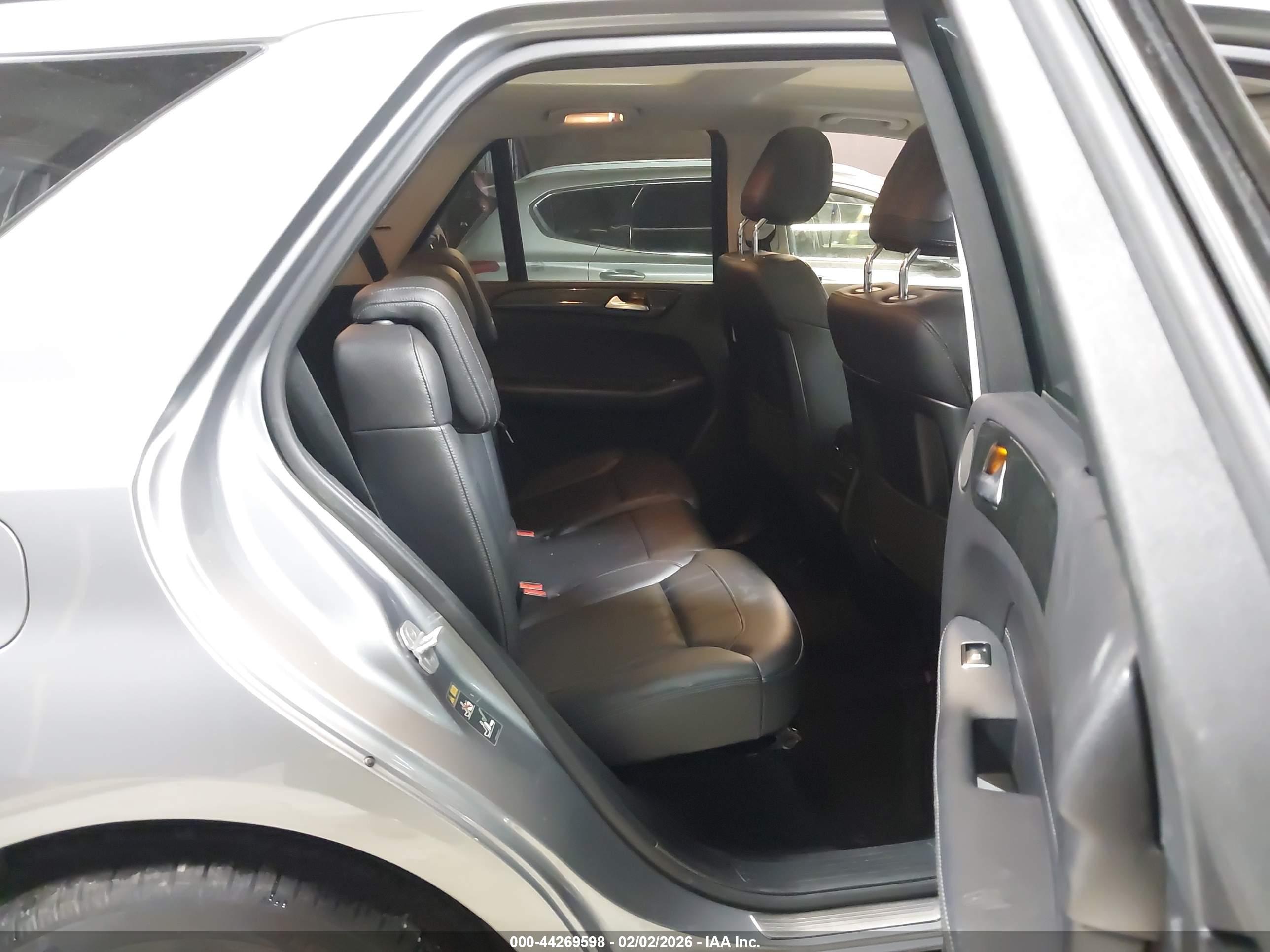 MERCEDES-BENZ GLE image 8