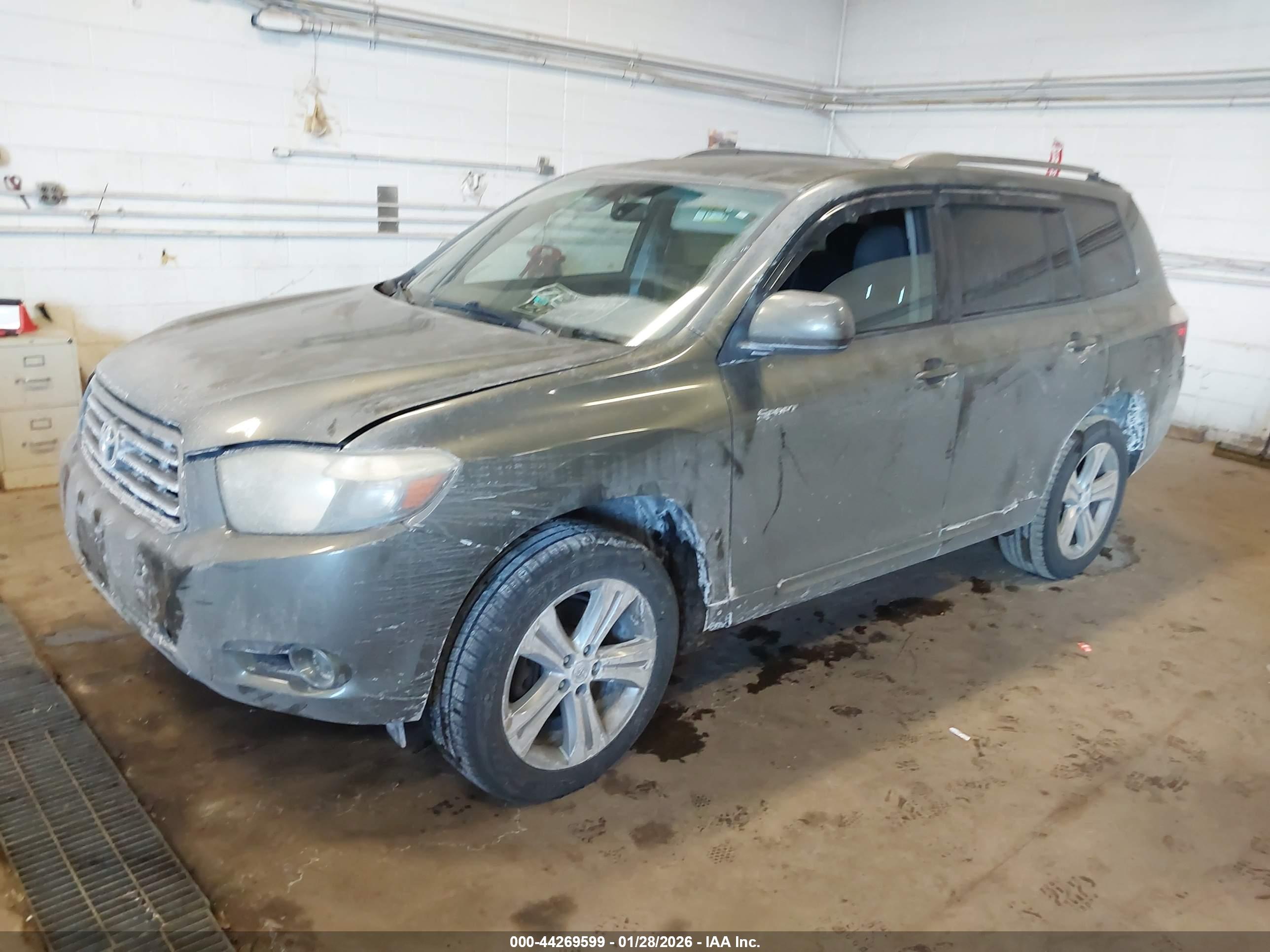 TOYOTA HIGHLANDER image 2
