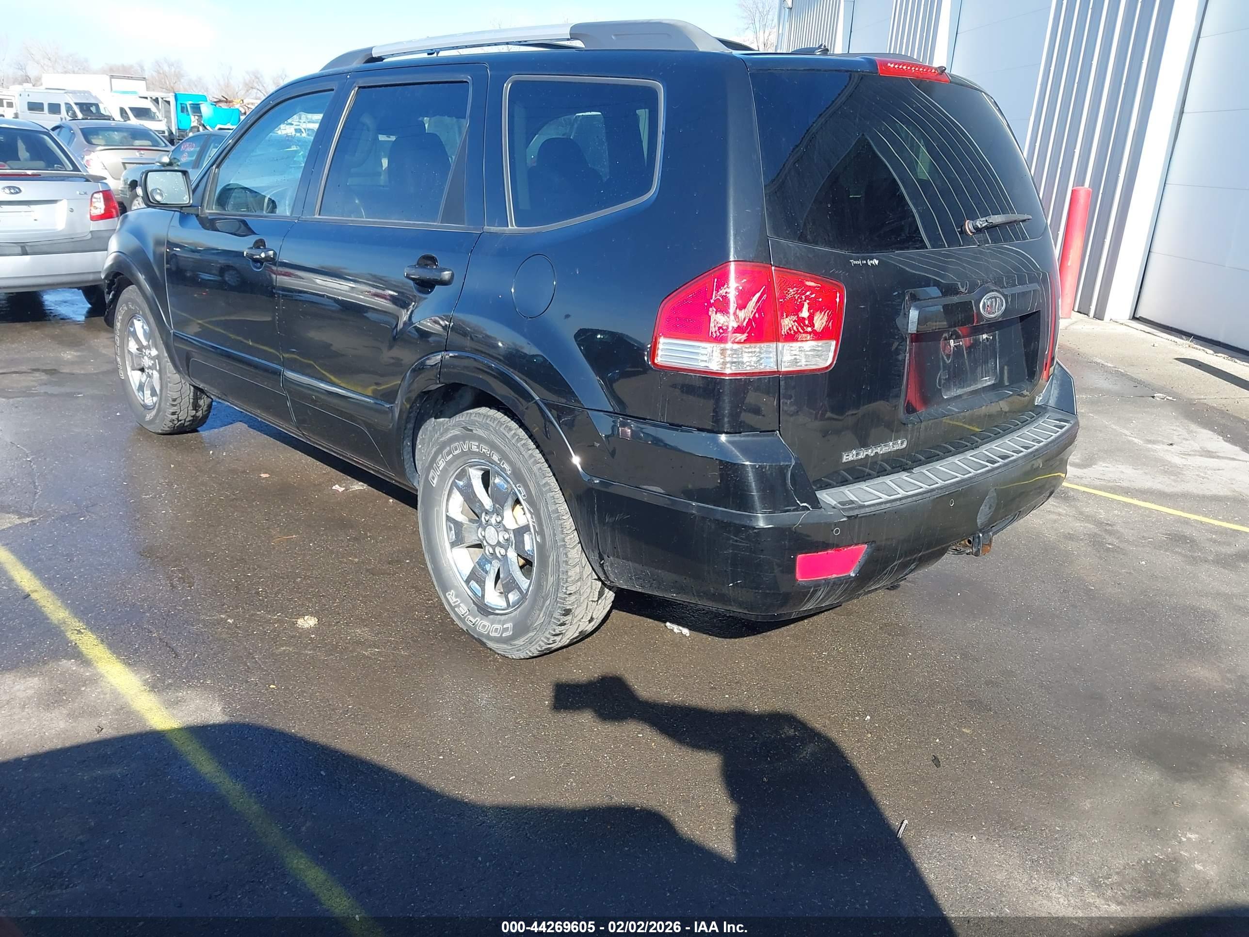 KIA BORREGO image 3