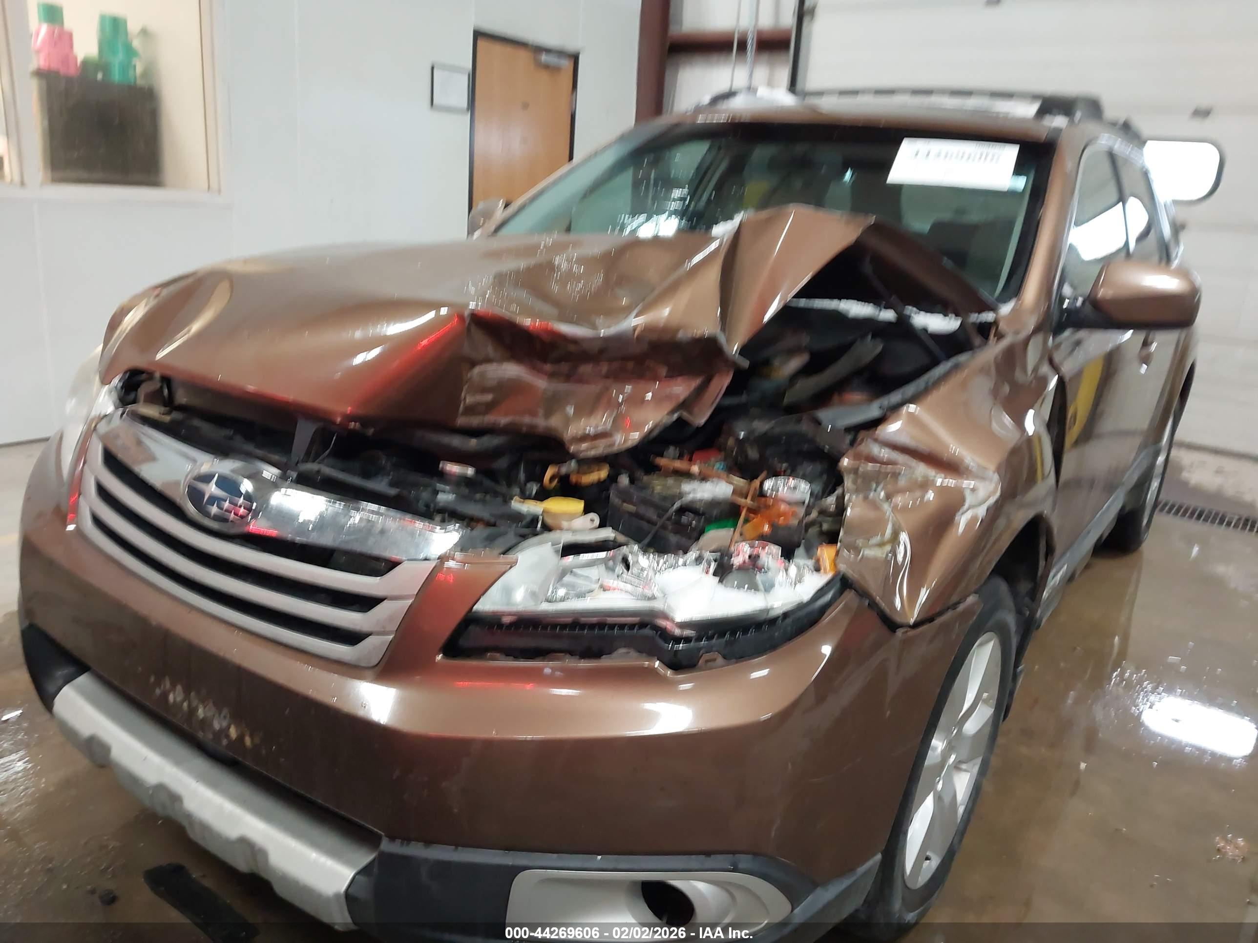 SUBARU OUTBACK image 6