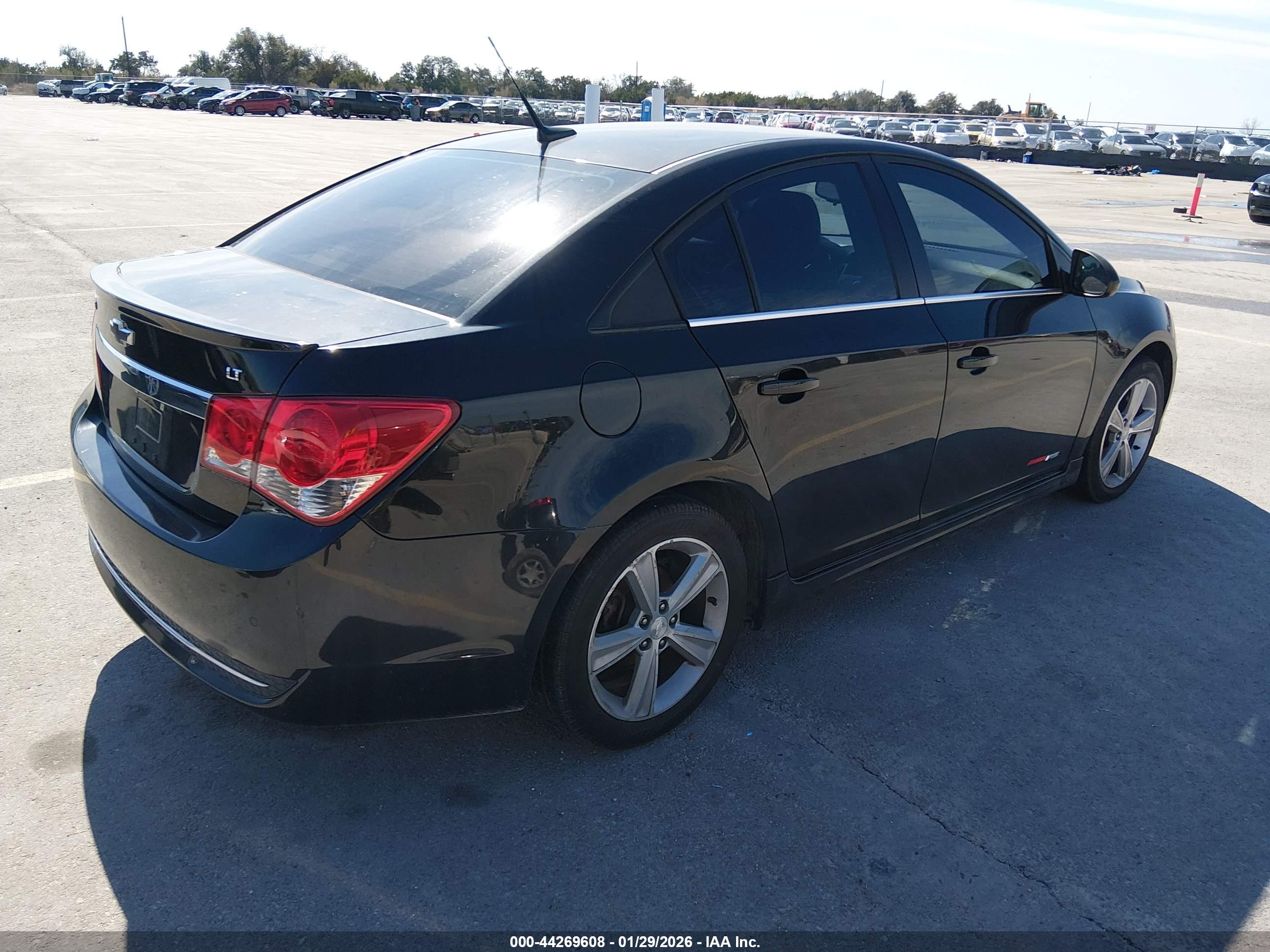 CHEVROLET CRUZE image 4