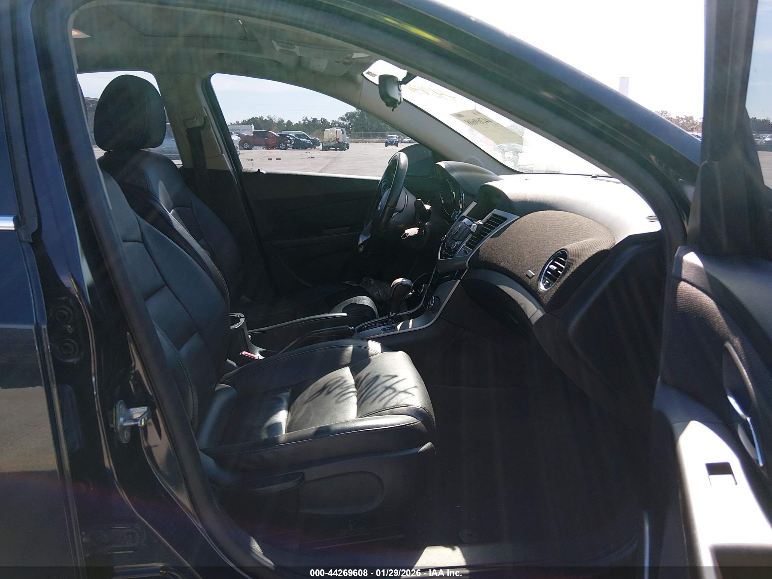 CHEVROLET CRUZE image 5