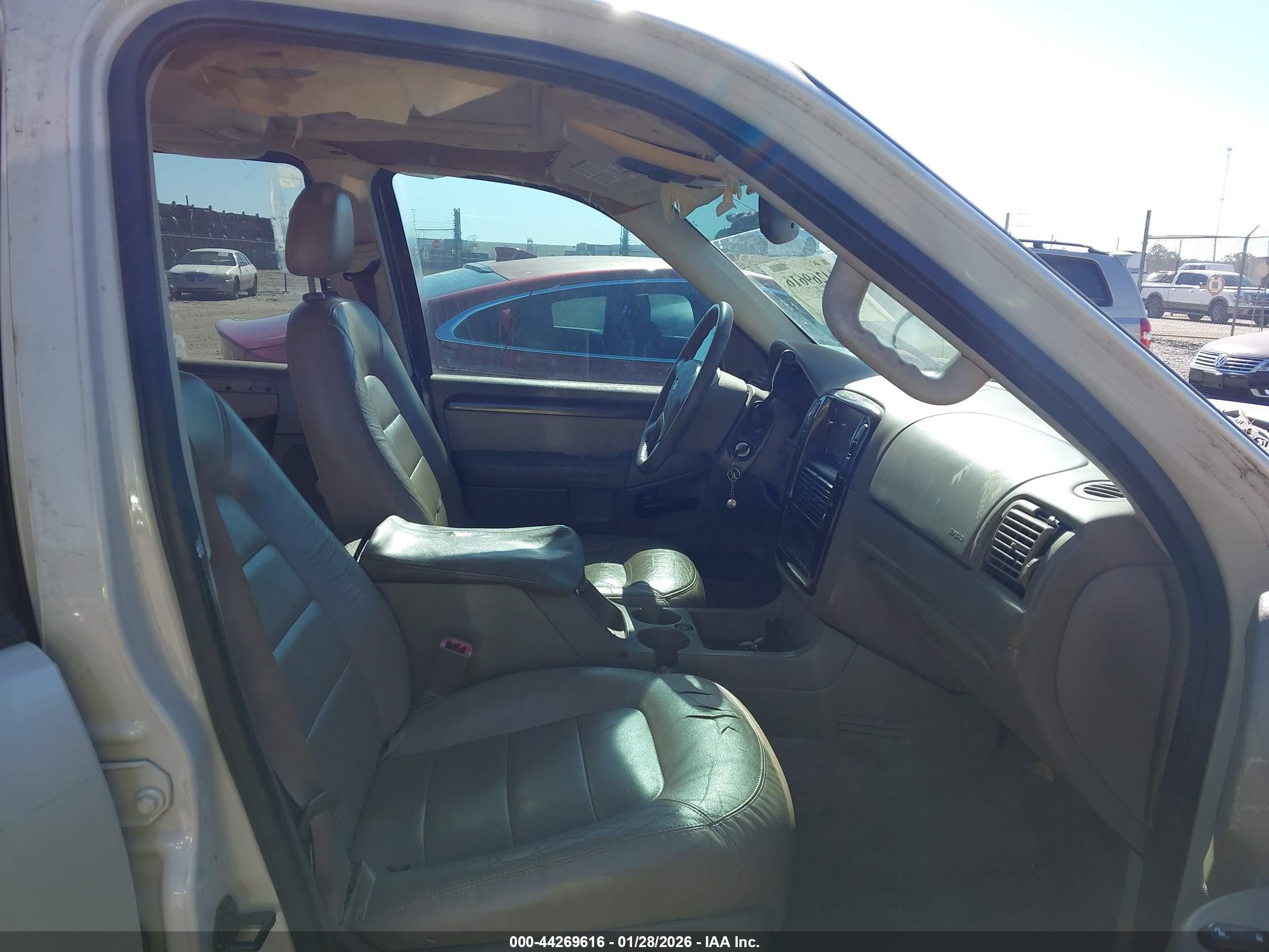 FORD EXPLORER image 5