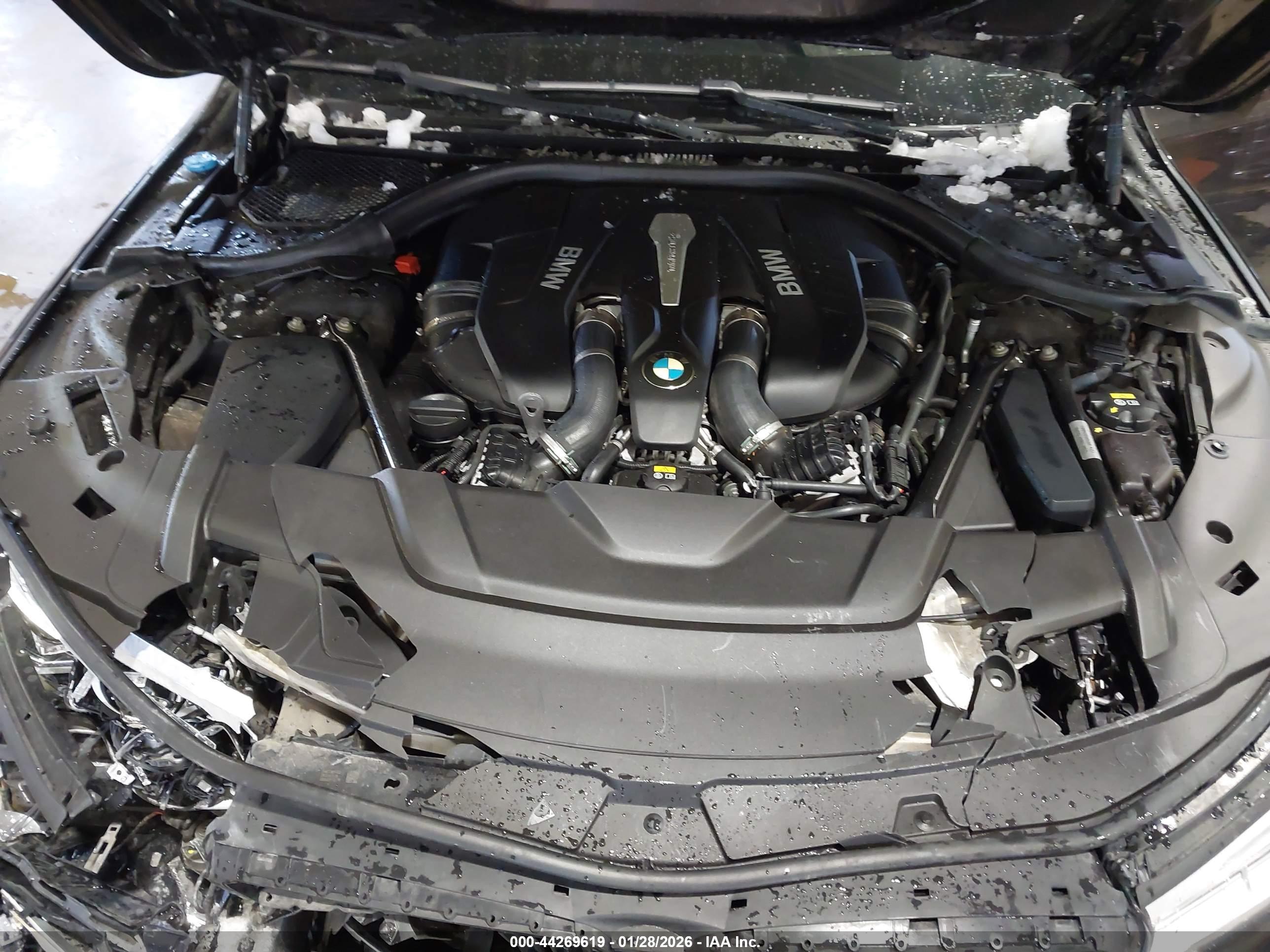 BMW 750I image 10
