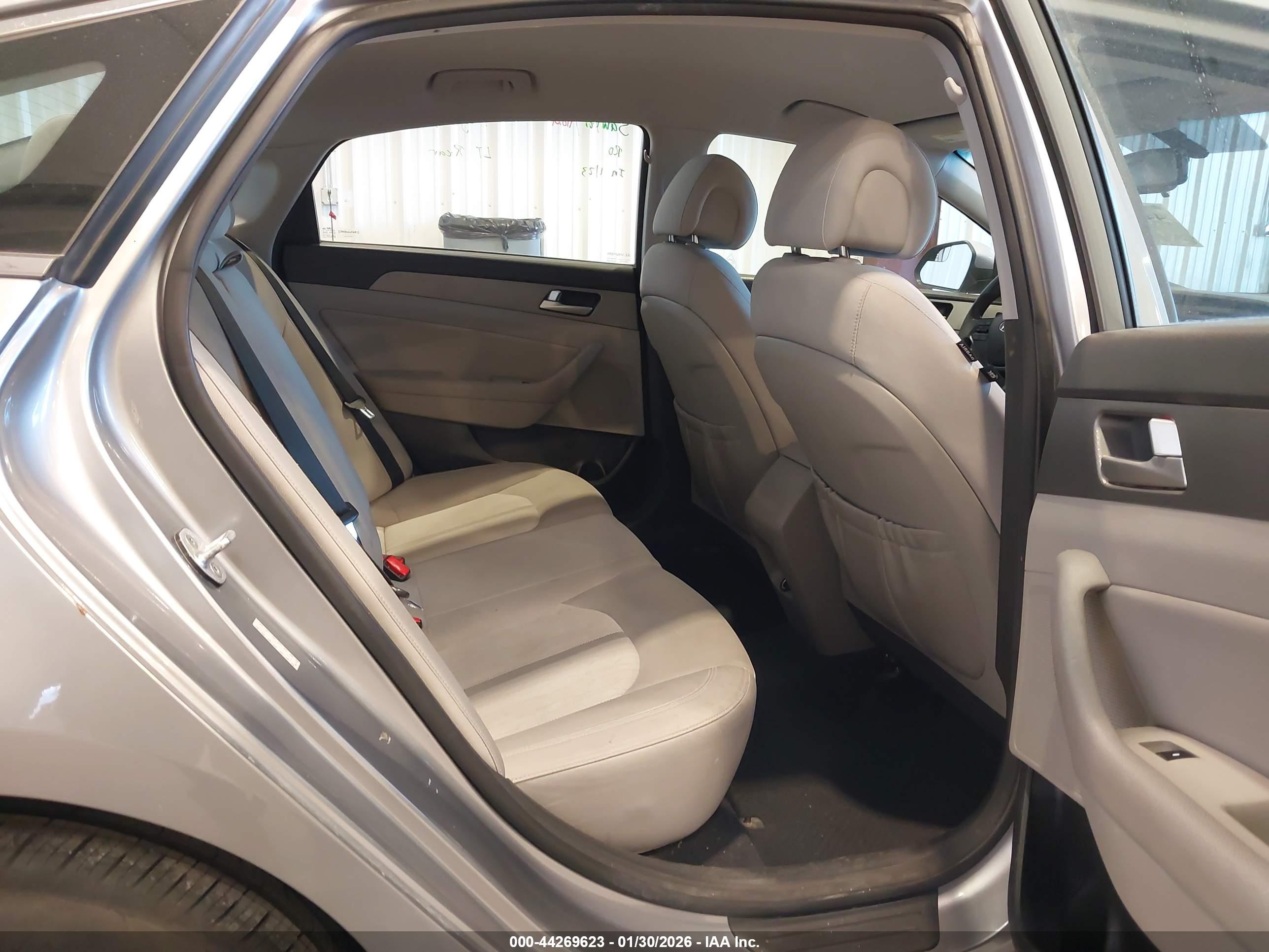 HYUNDAI SONATA image 8