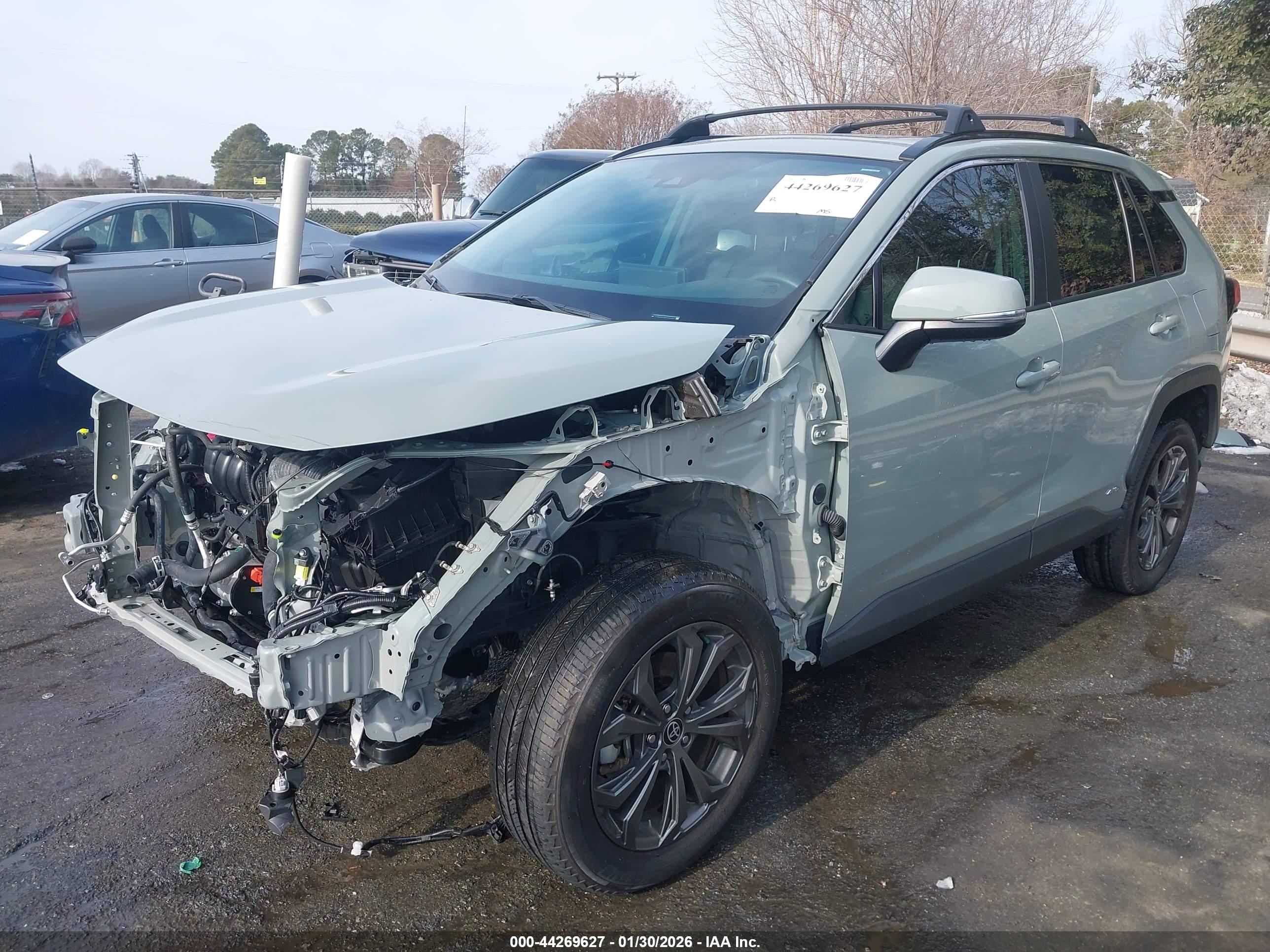 TOYOTA RAV4 image 2