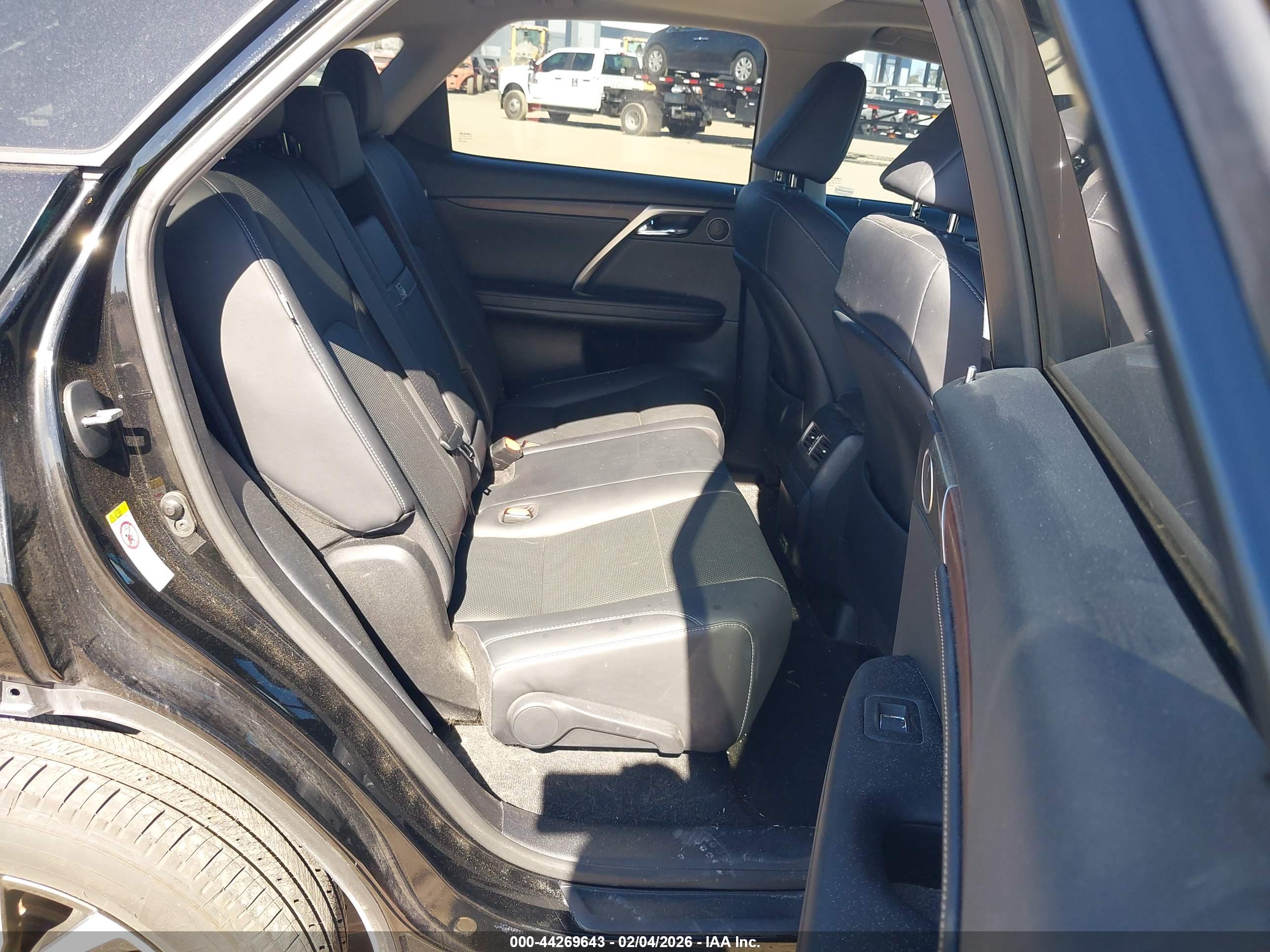 LEXUS RX image 8
