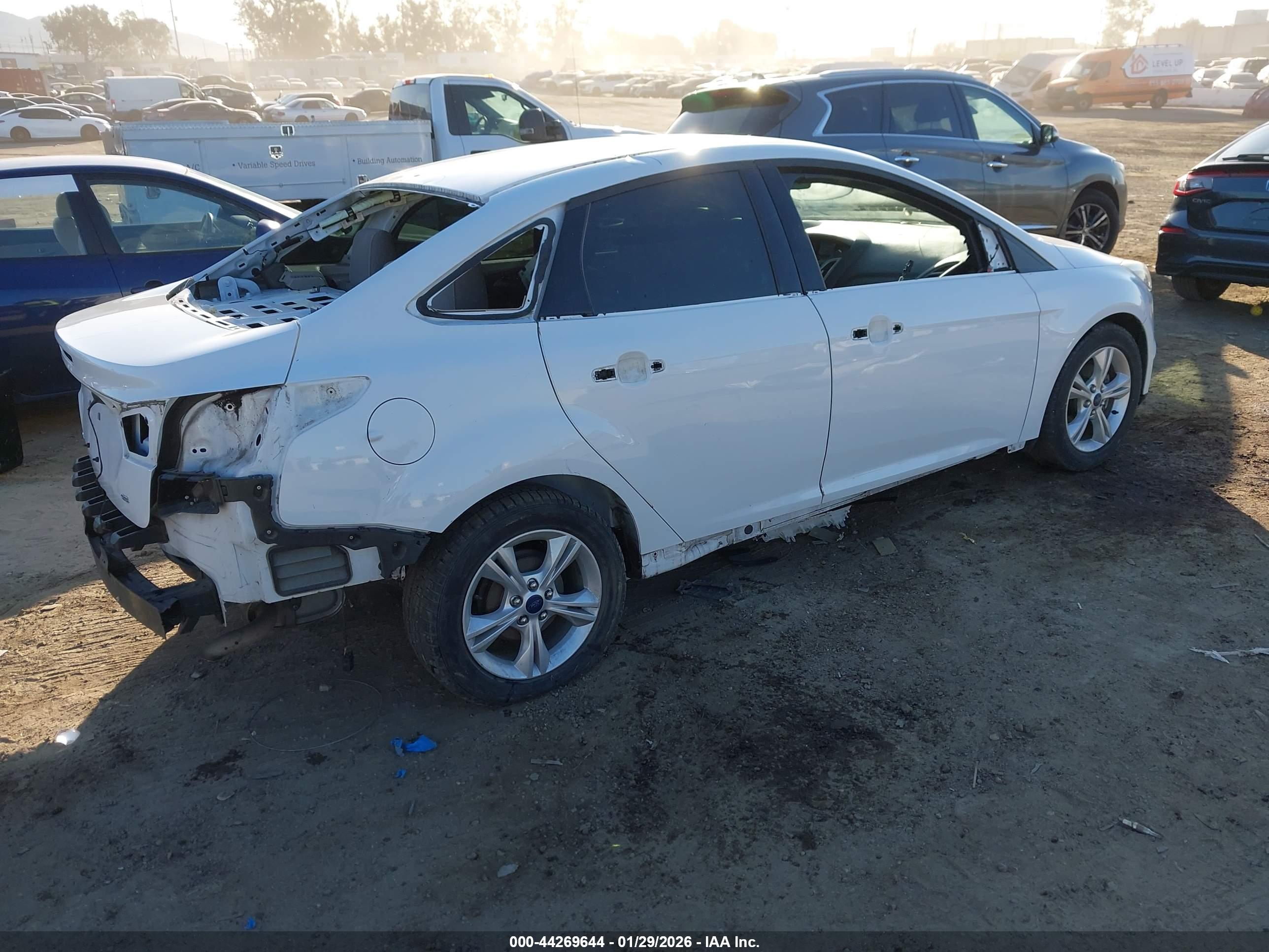 FORD FOCUS image 4