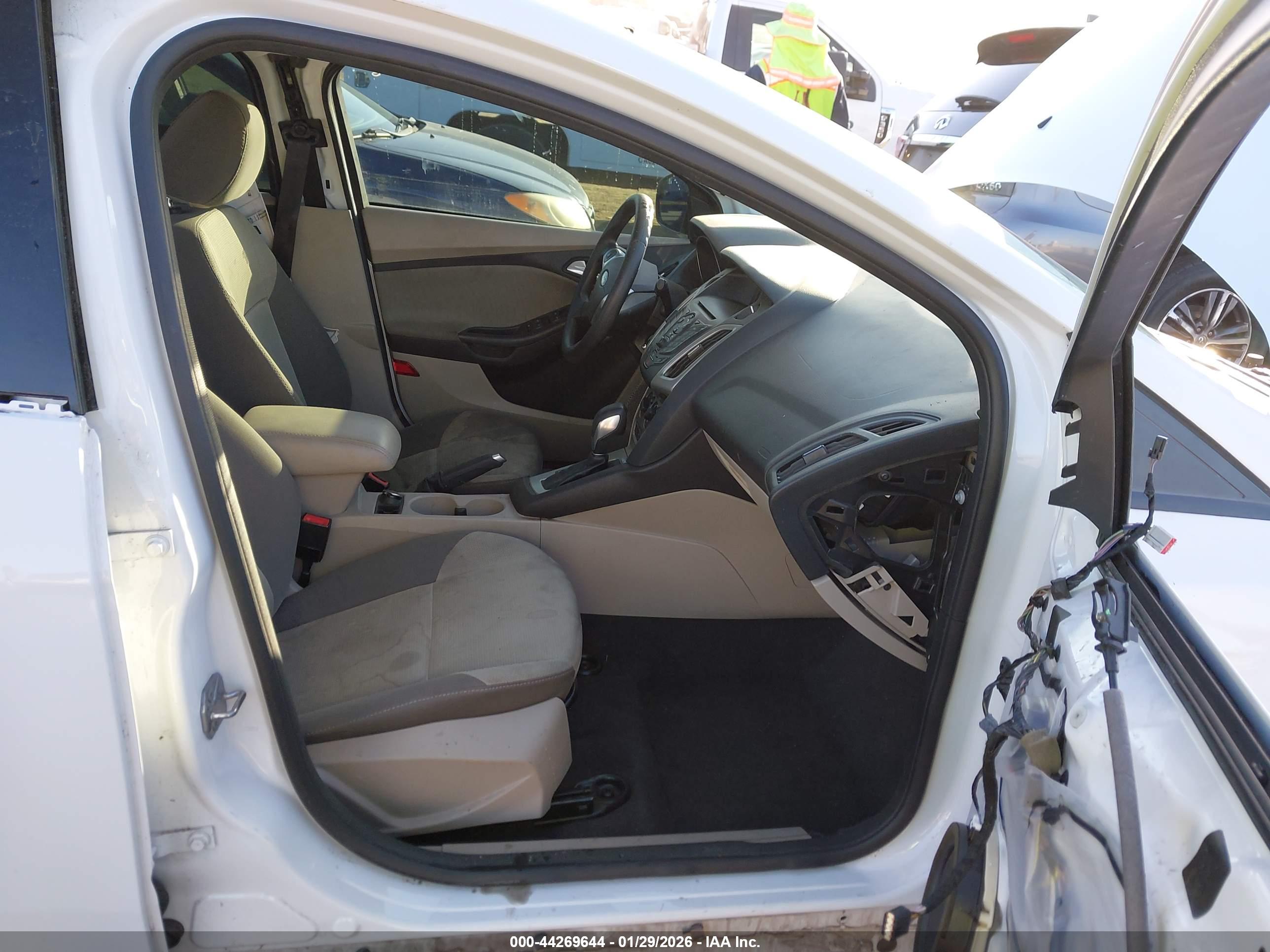FORD FOCUS image 5