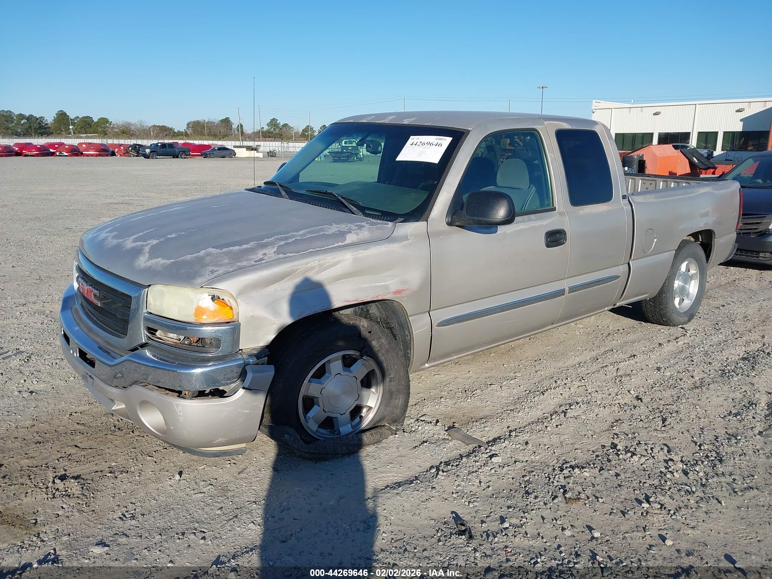 GMC SIERRA image 2