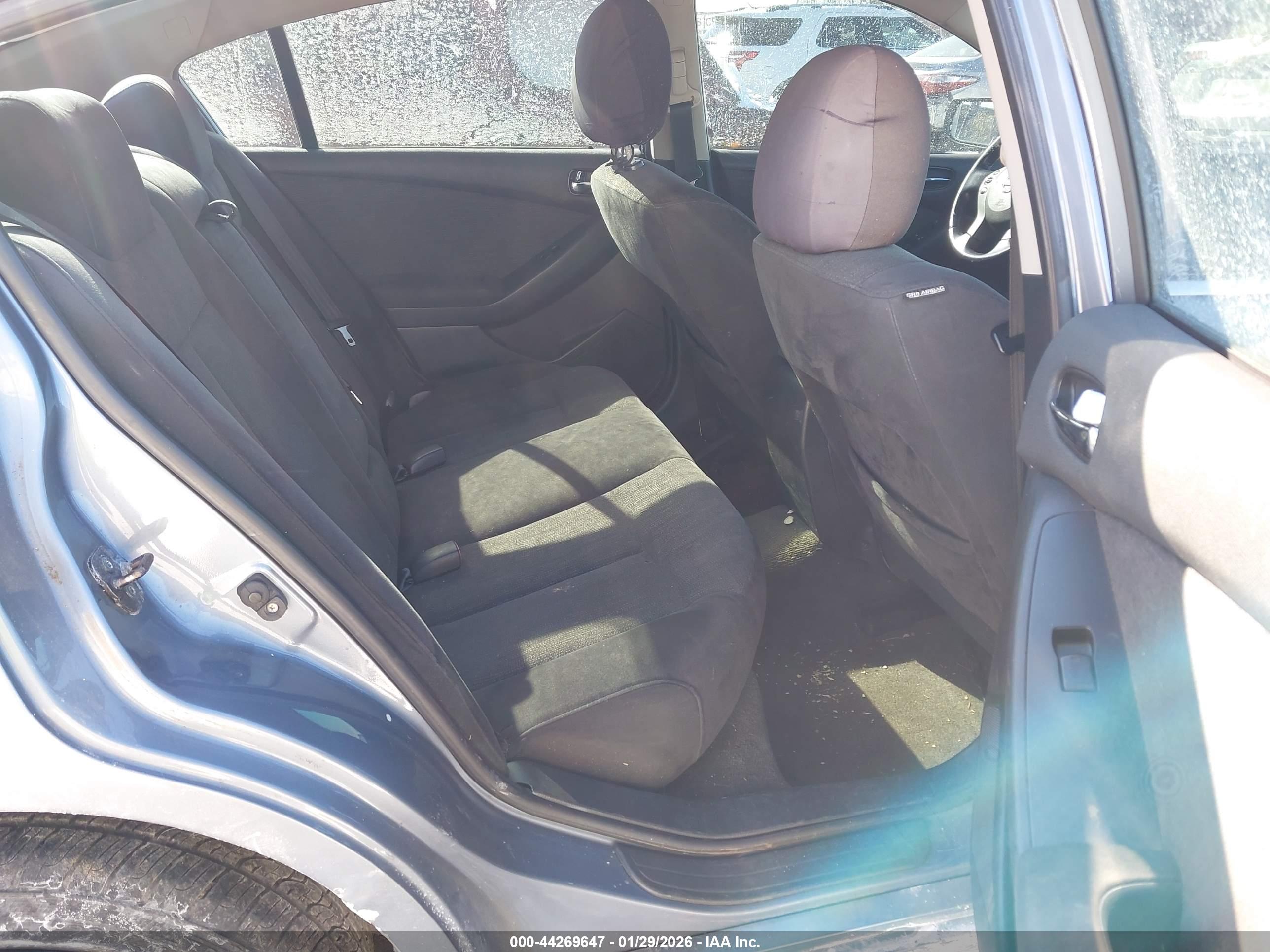 NISSAN ALTIMA image 8