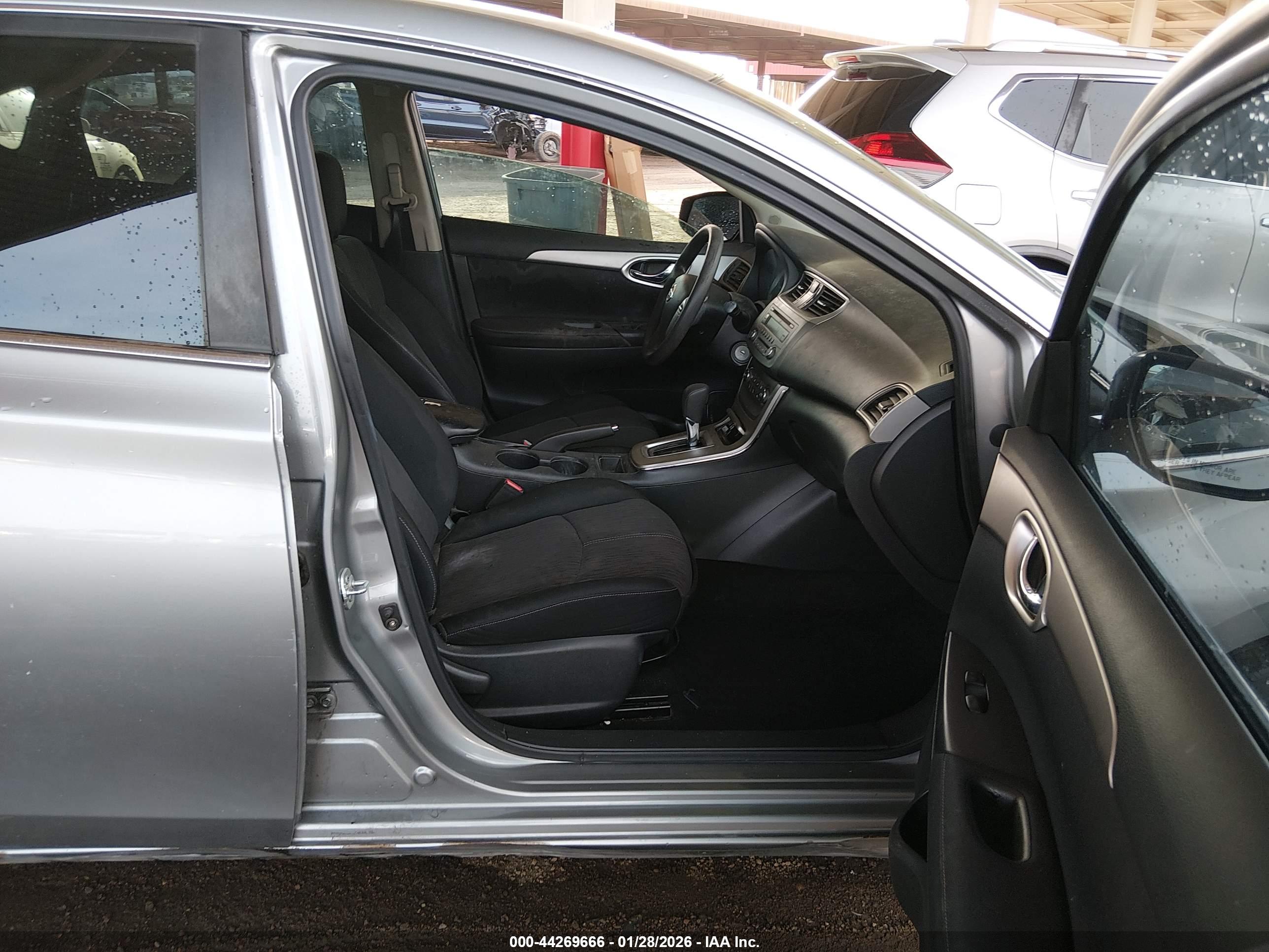 NISSAN SENTRA image 5