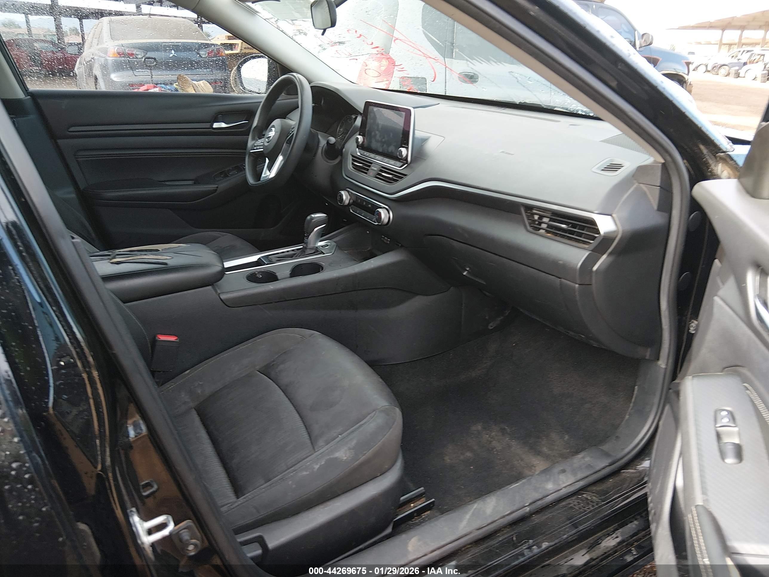 NISSAN ALTIMA image 5