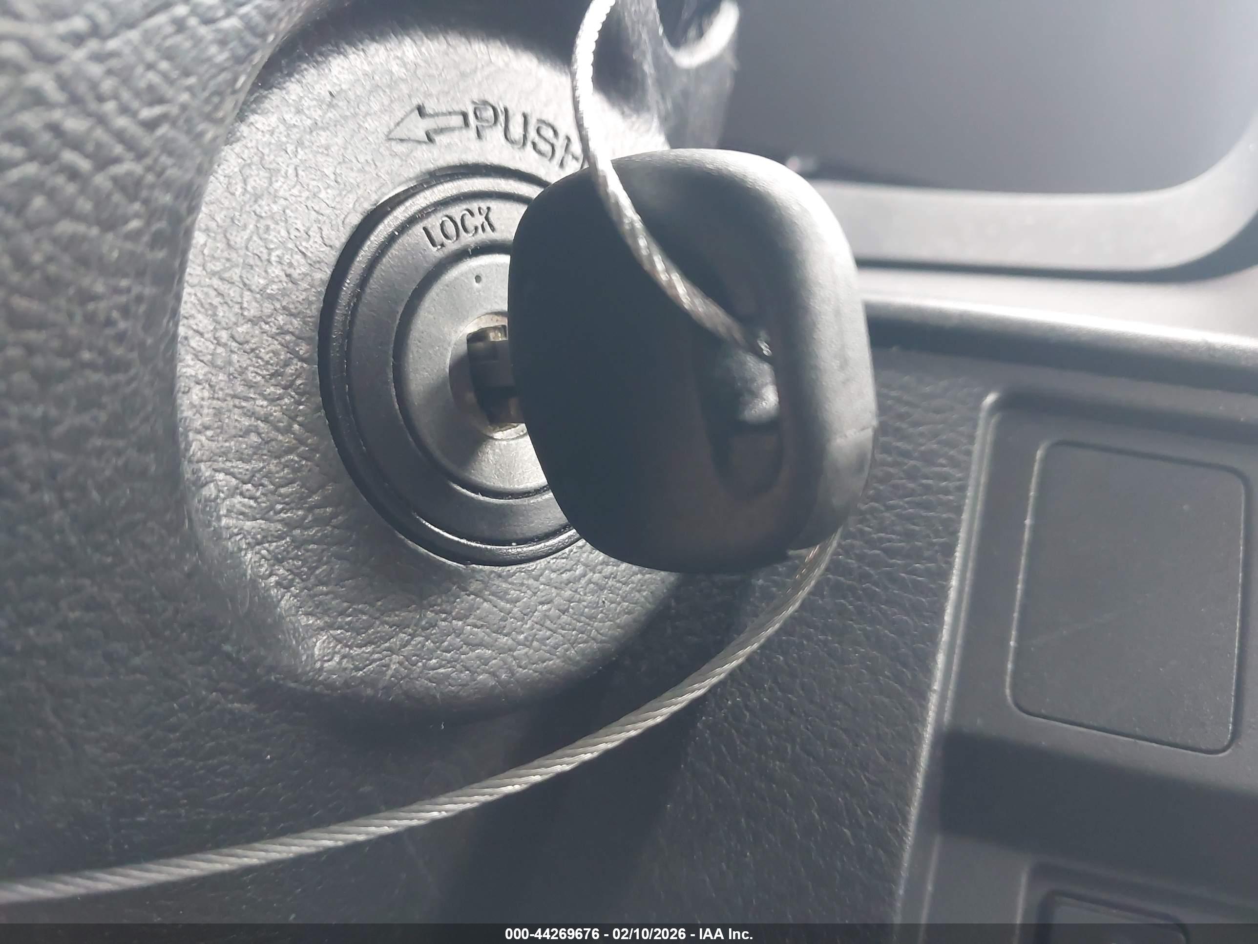 TOYOTA TUNDRA image 11