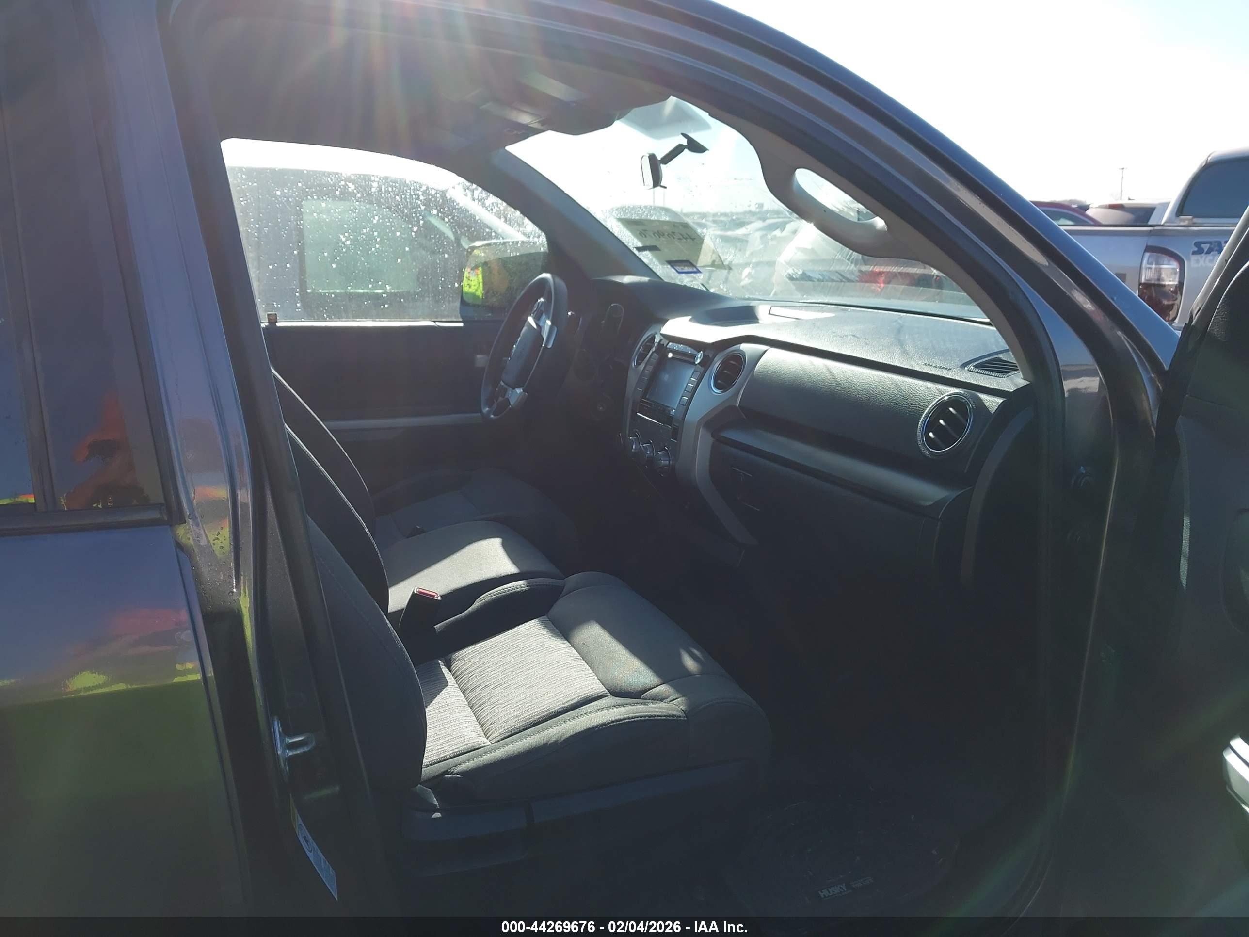 TOYOTA TUNDRA image 5