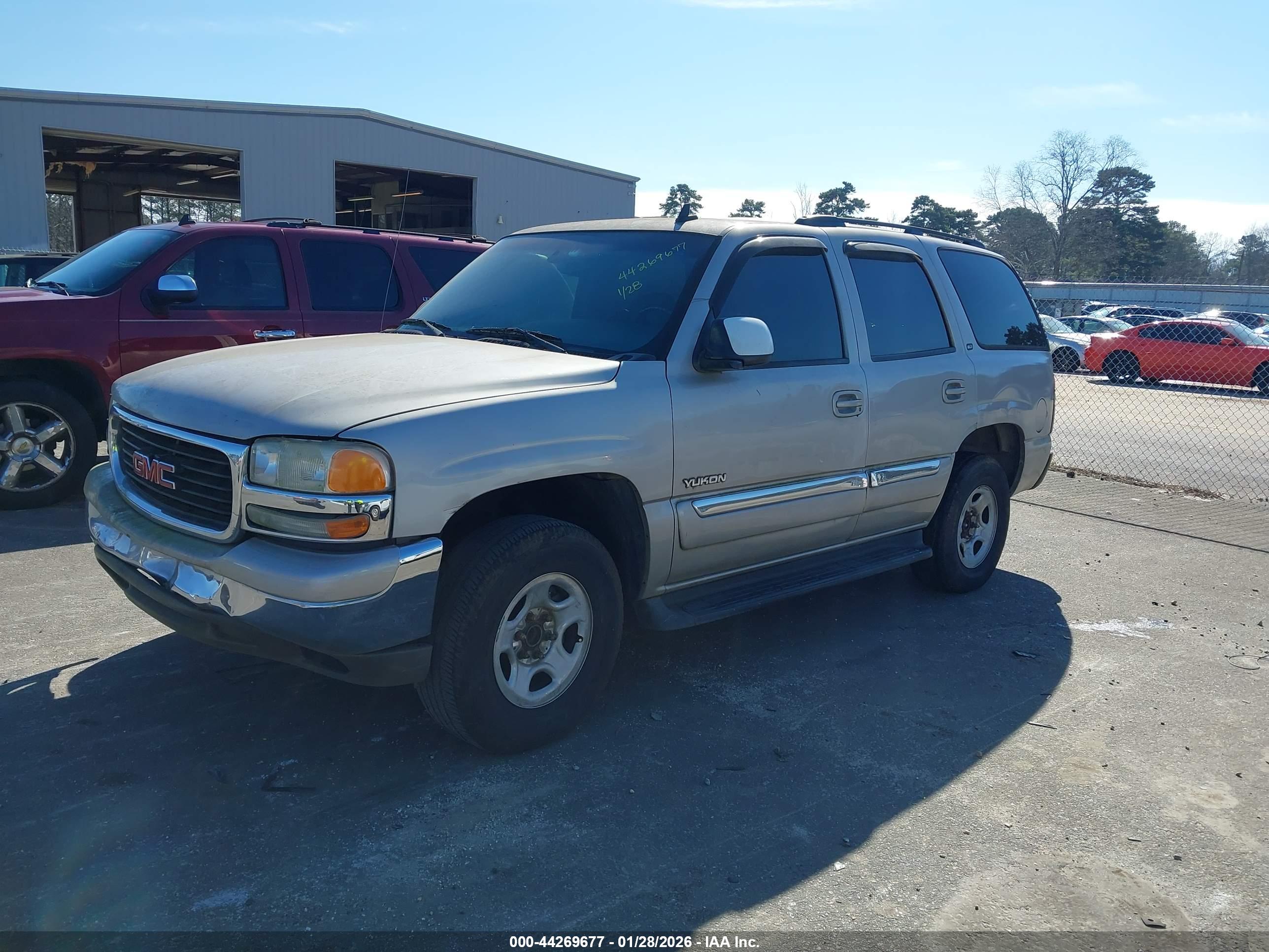 GMC YUKON image 2