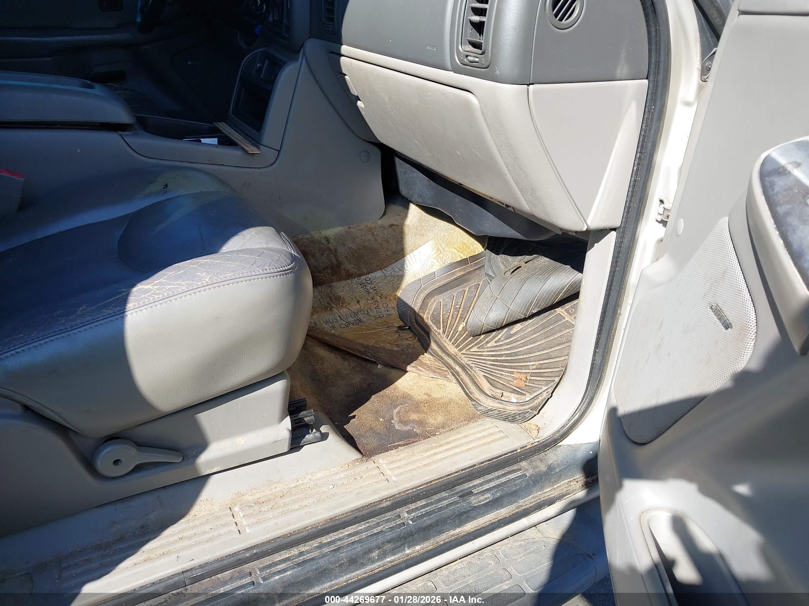 GMC YUKON image 5