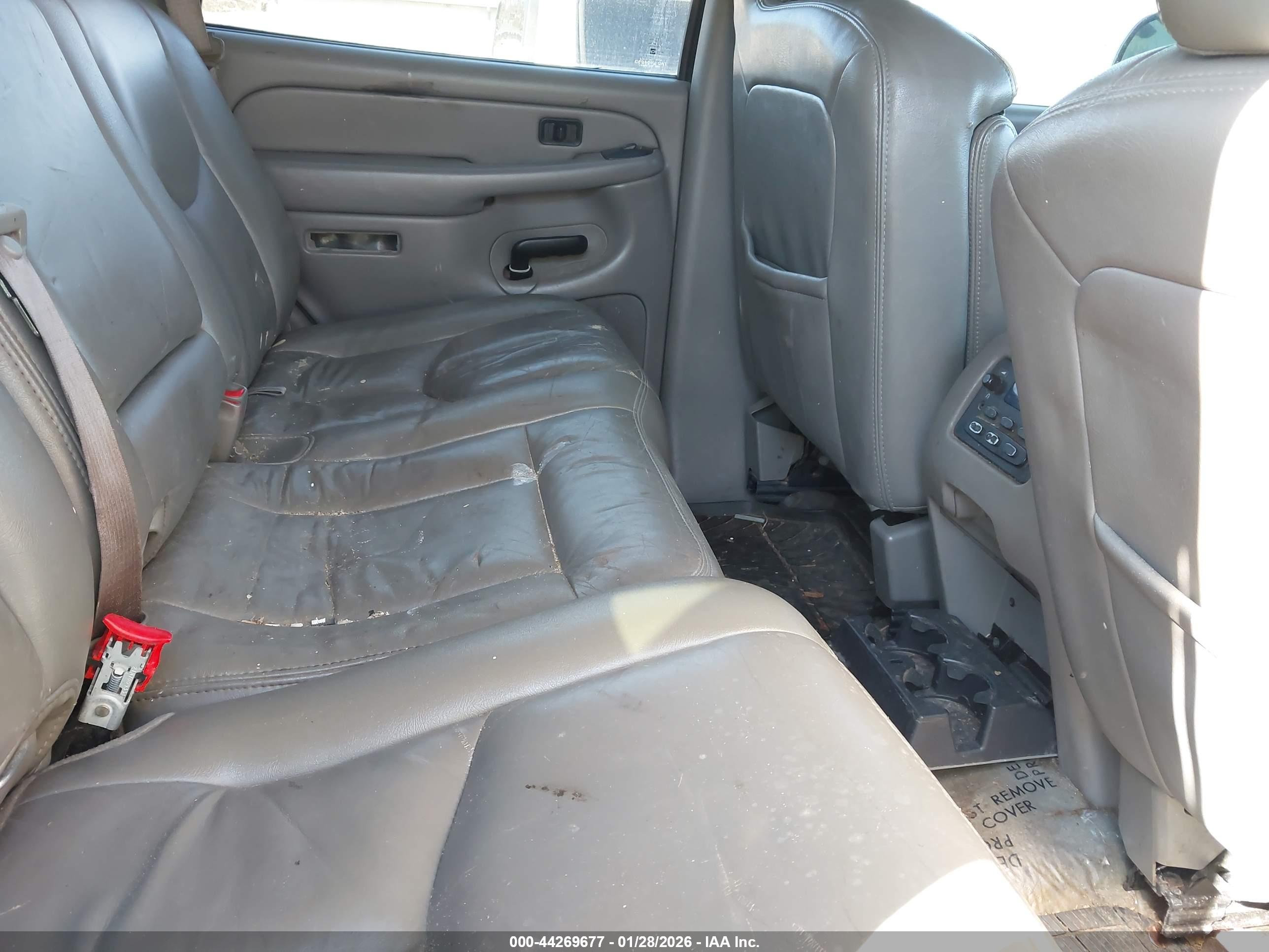 GMC YUKON image 8