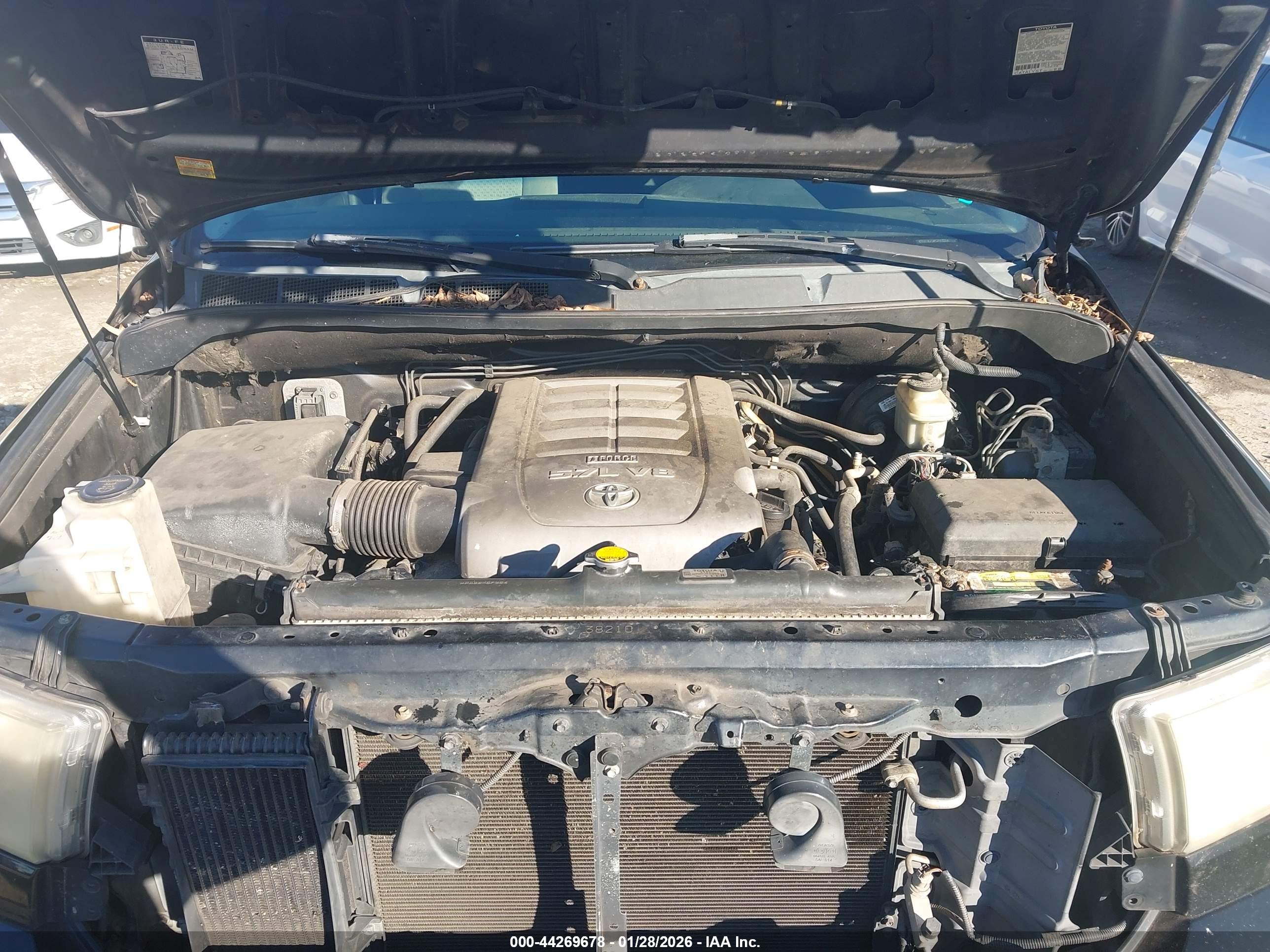 TOYOTA TUNDRA image 10