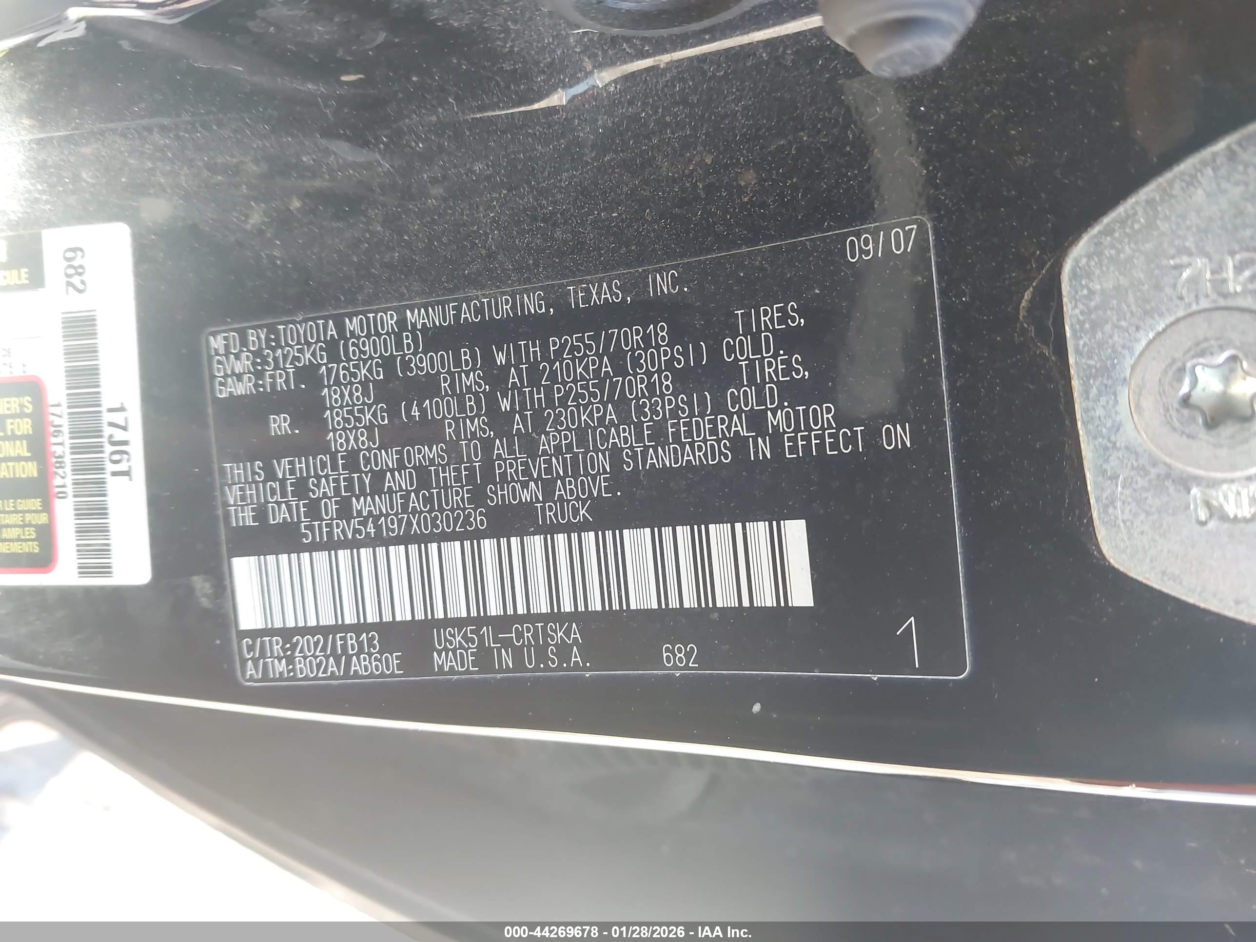 TOYOTA TUNDRA image 9