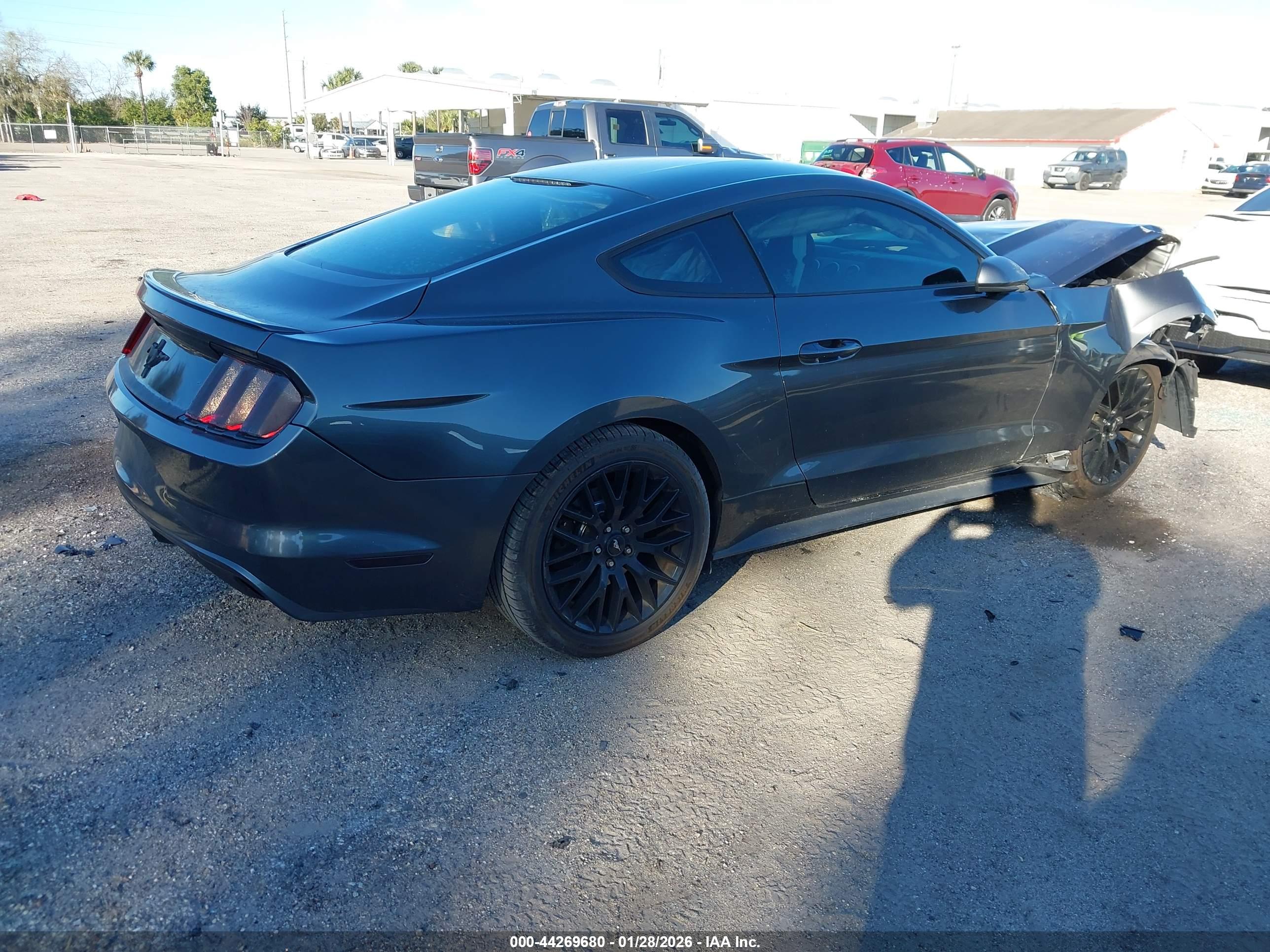 FORD MUSTANG image 4