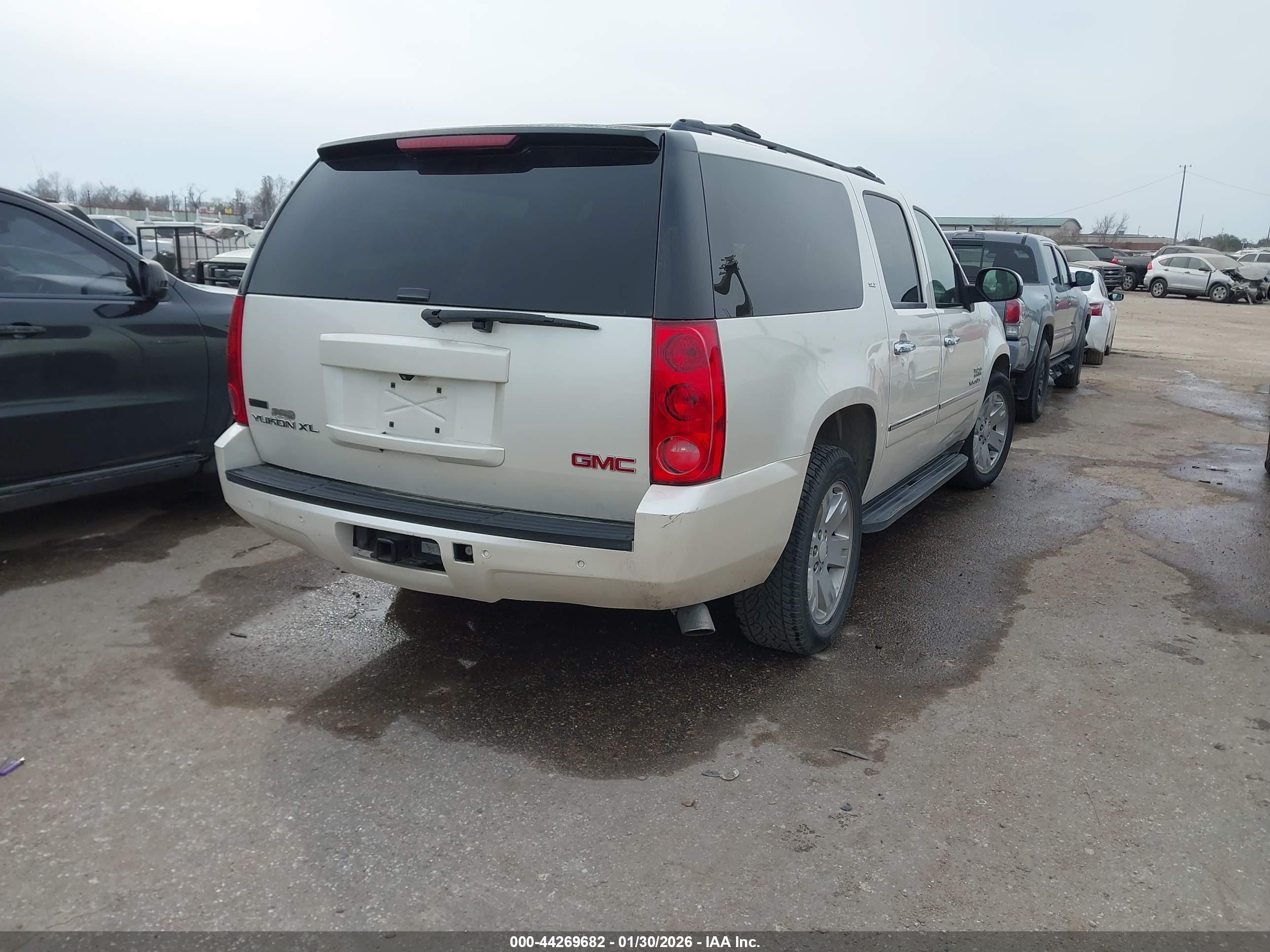 GMC YUKON image 4