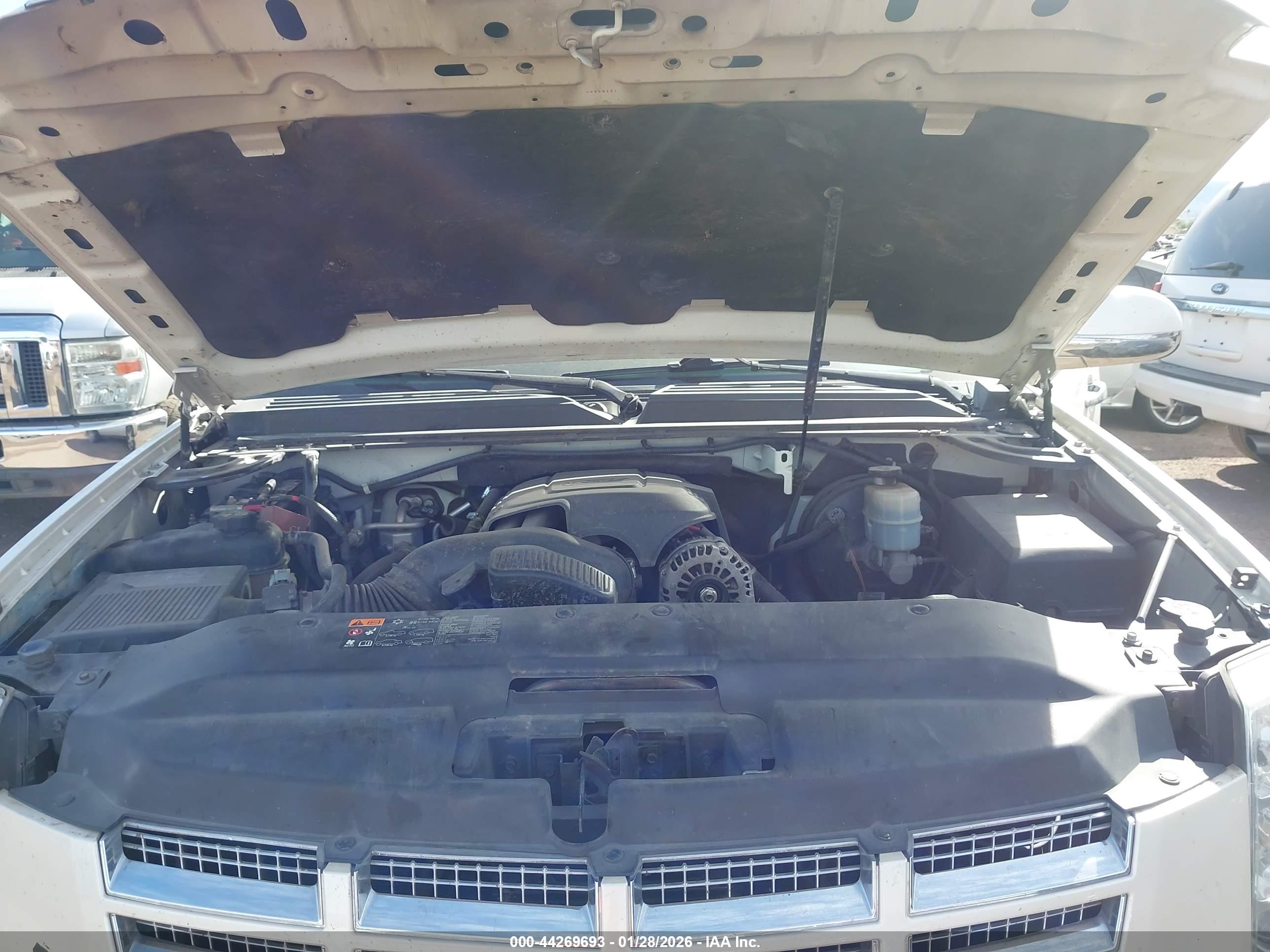 CADILLAC ESCALADE image 10
