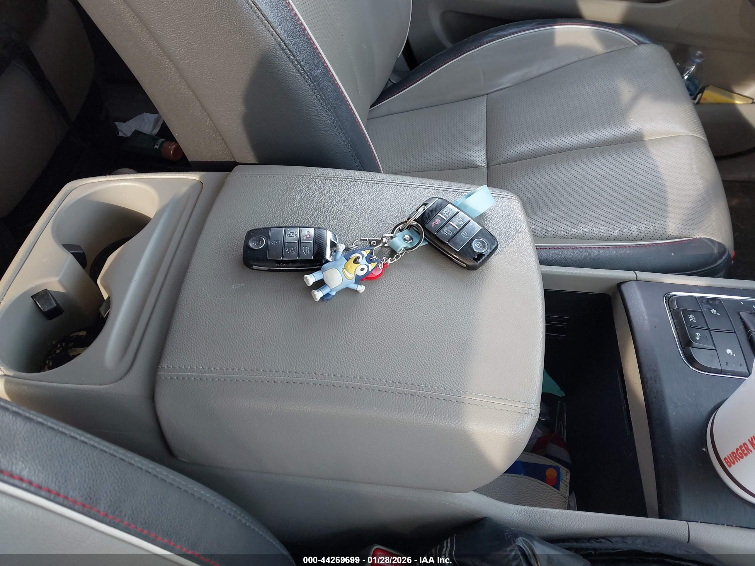 KIA SEDONA image 11