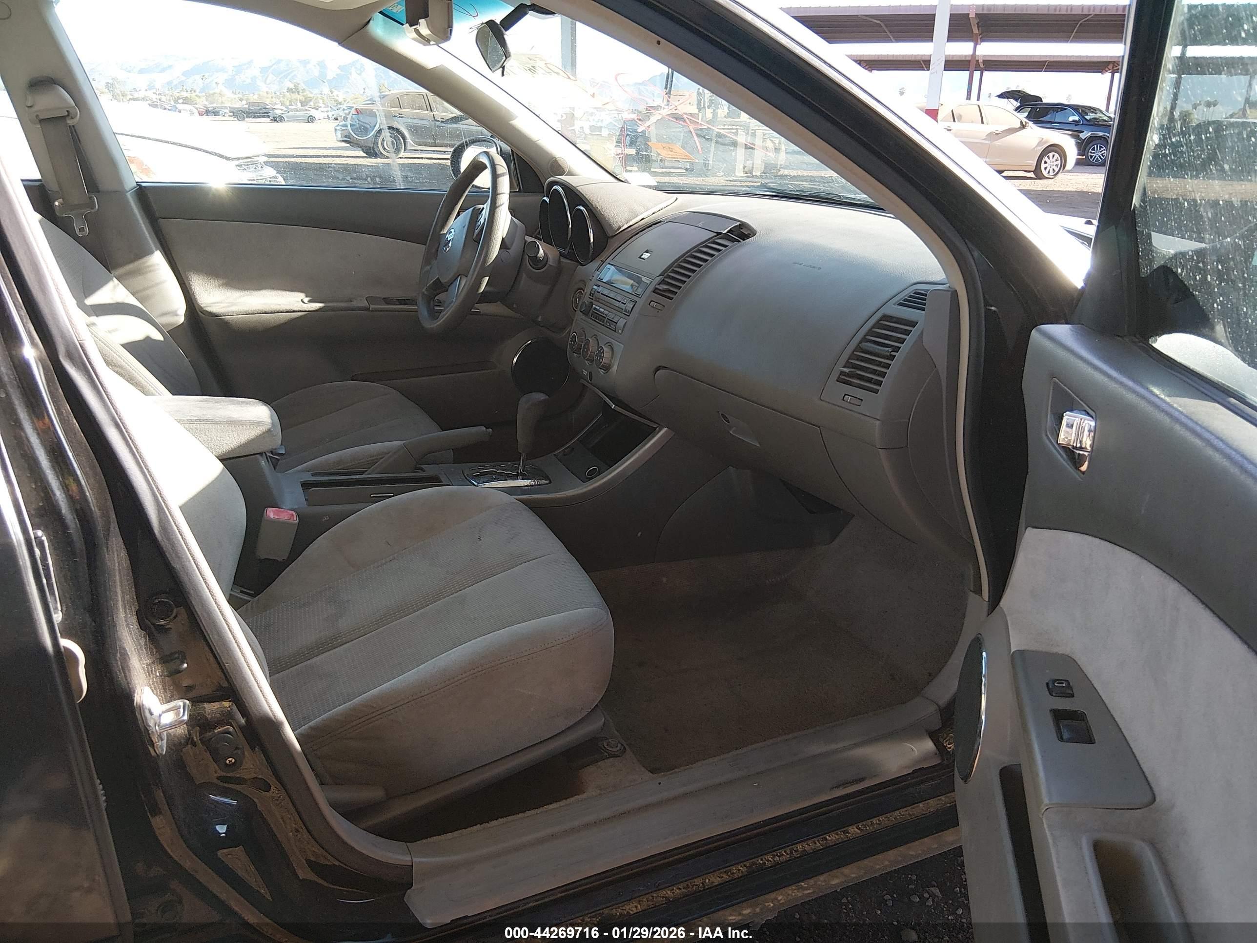 NISSAN ALTIMA image 5