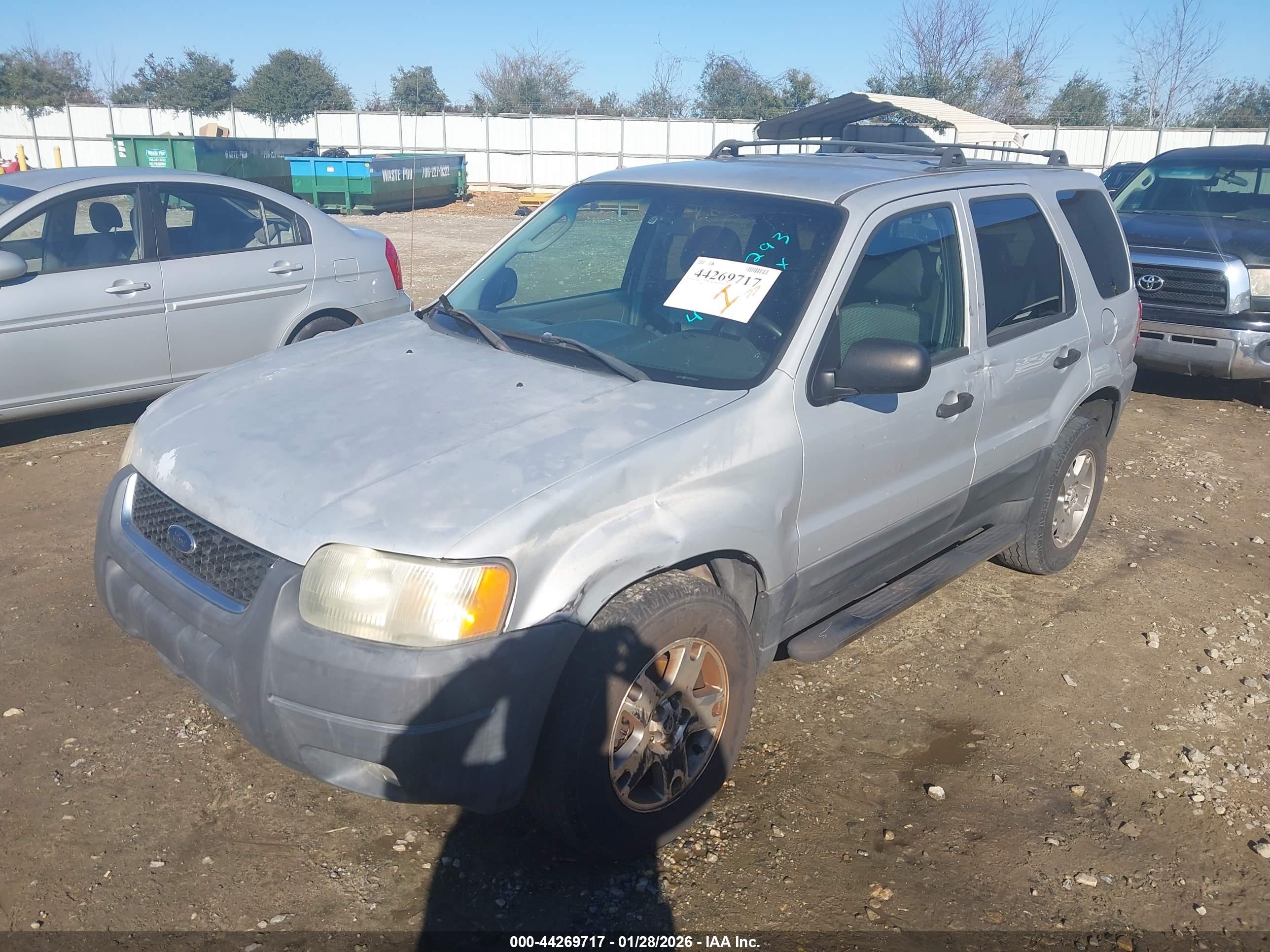 FORD ESCAPE image 2