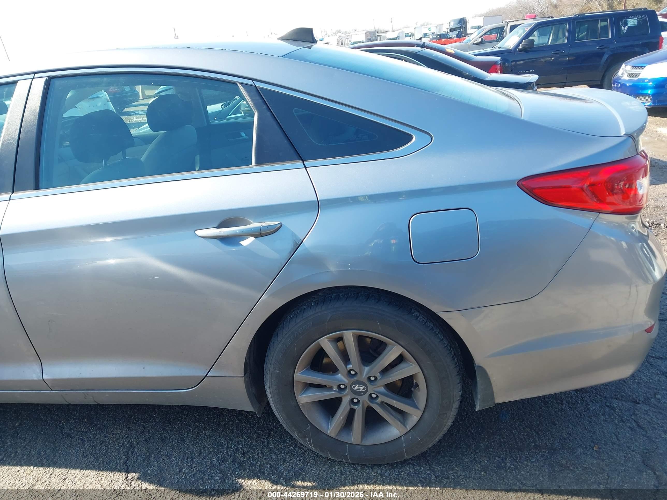 HYUNDAI SONATA image 6