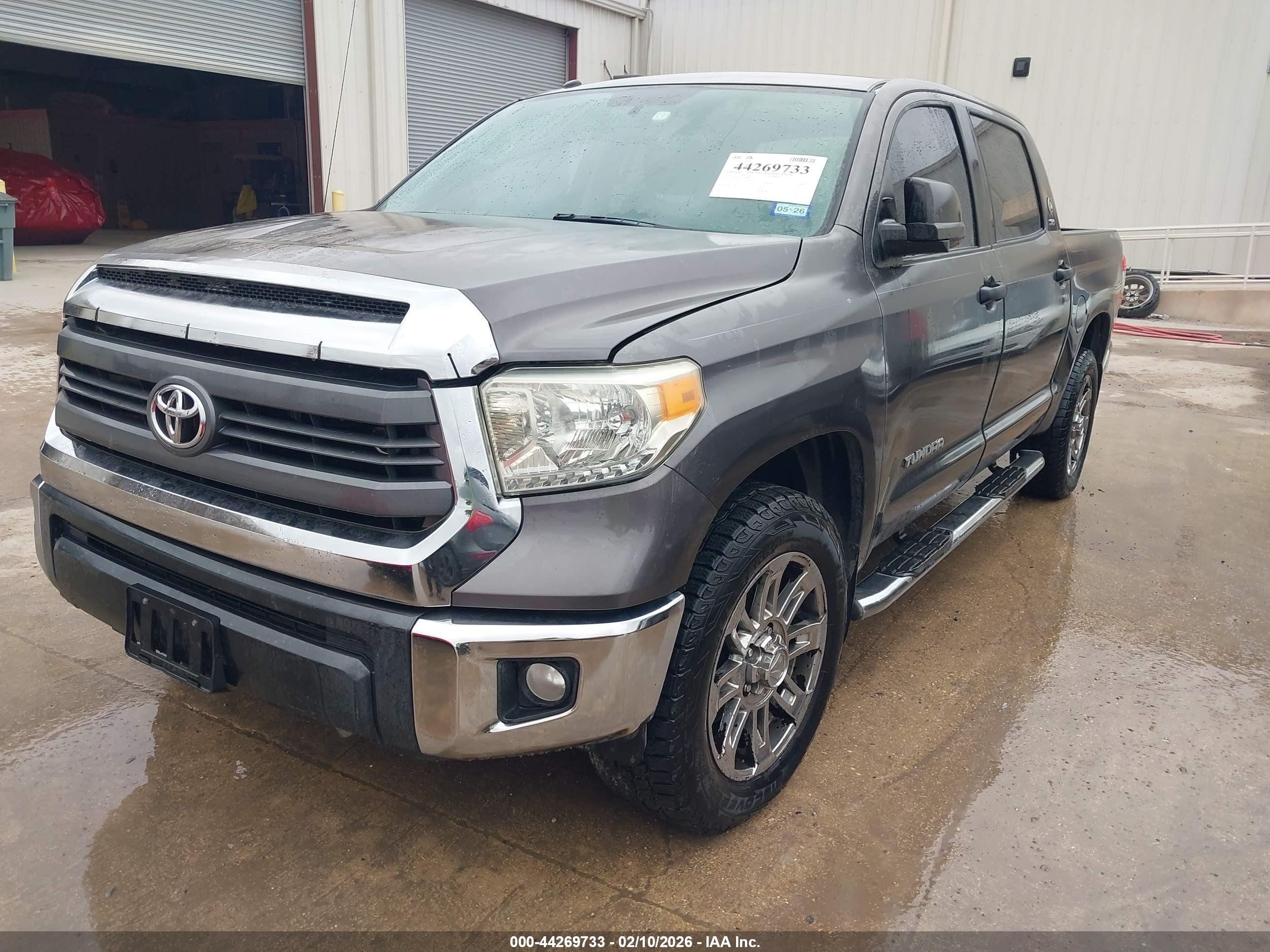TOYOTA TUNDRA image 2