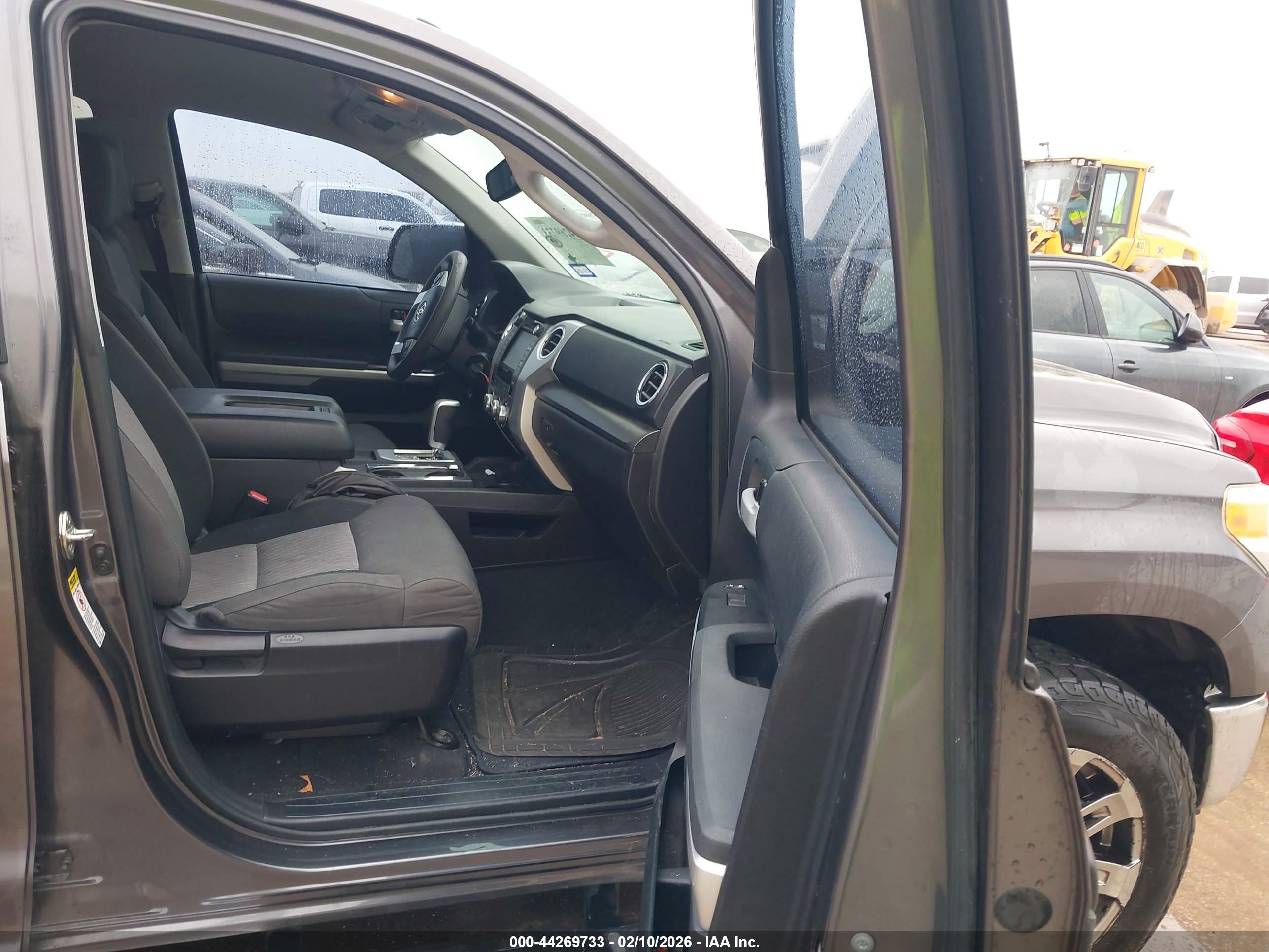 TOYOTA TUNDRA image 5