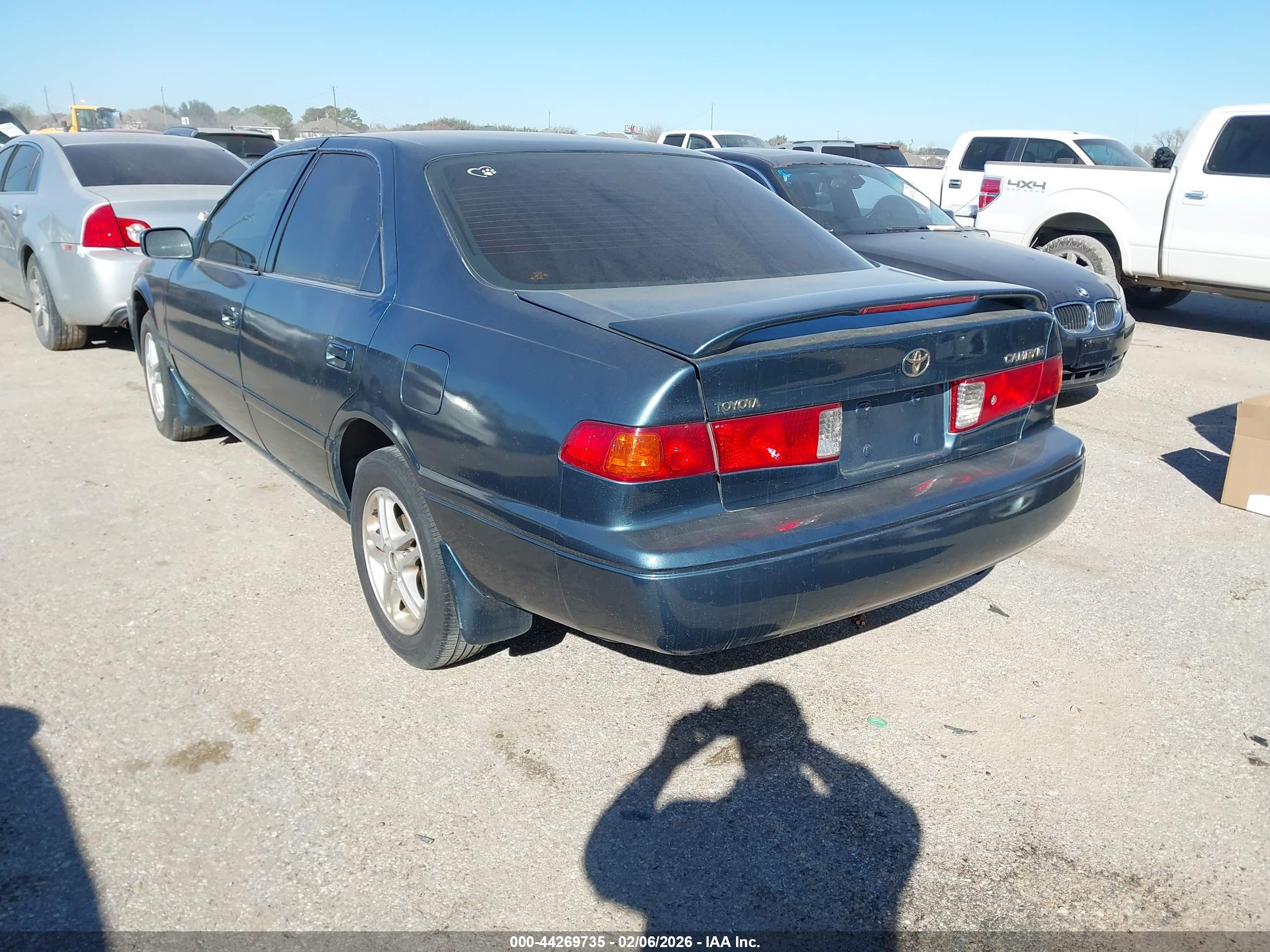 TOYOTA CAMRY image 3