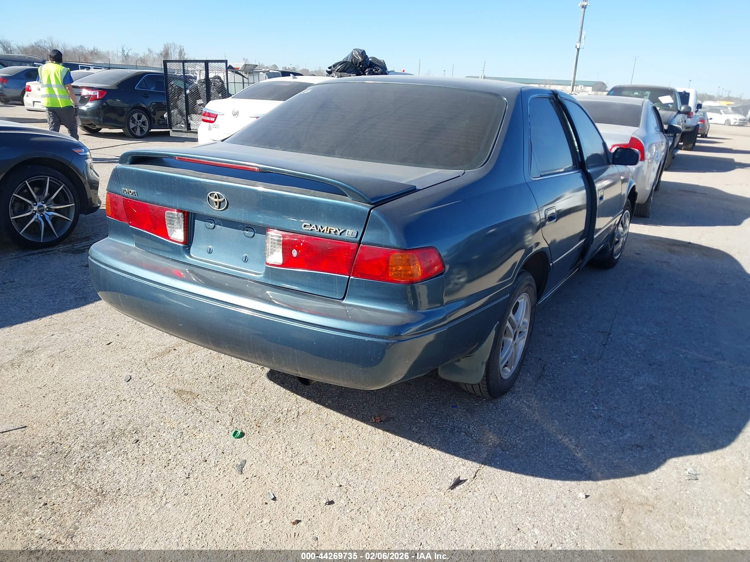 TOYOTA CAMRY image 4